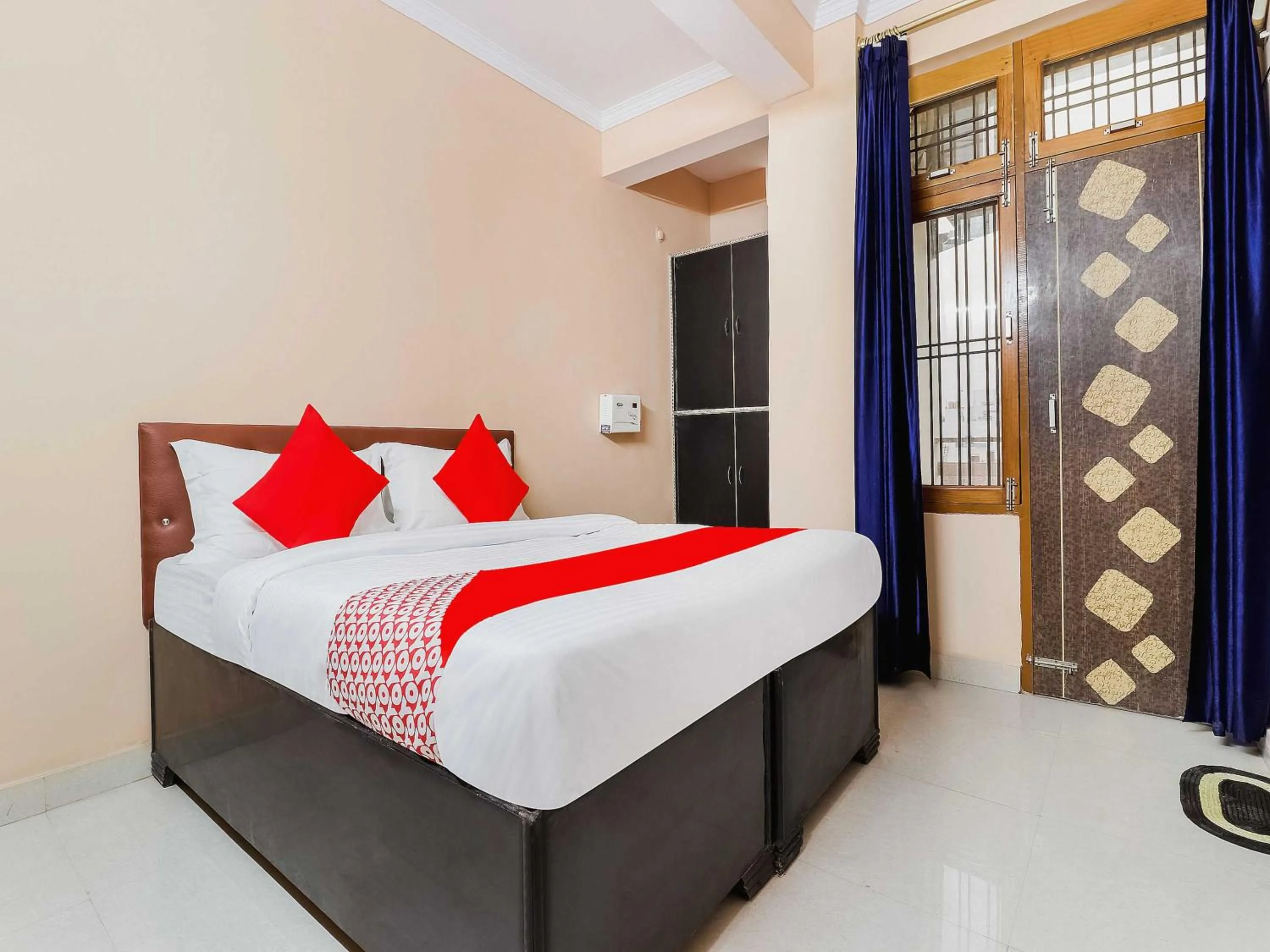 Bedroom, Bed in Hotel O by OYO Kalawati Palace