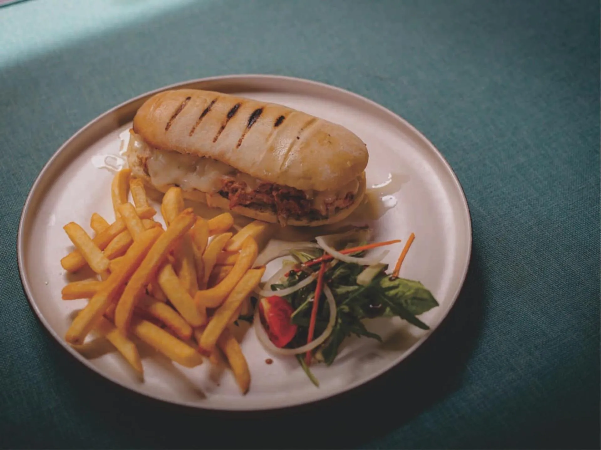 Restaurant/places to eat in Sima Hotel Kuta Lombok