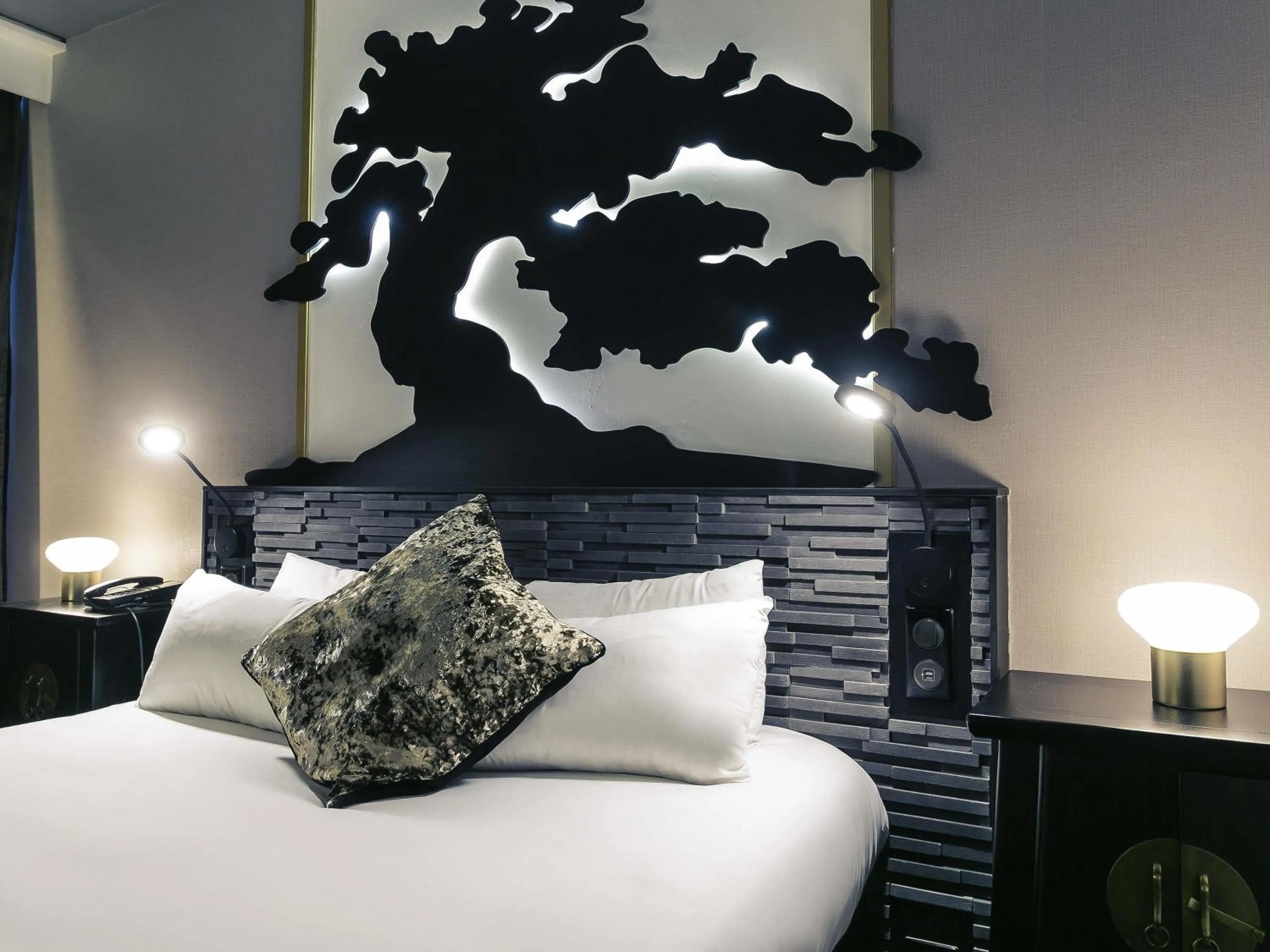 Bedroom, Bed in Mercure Bordeaux Aéroport