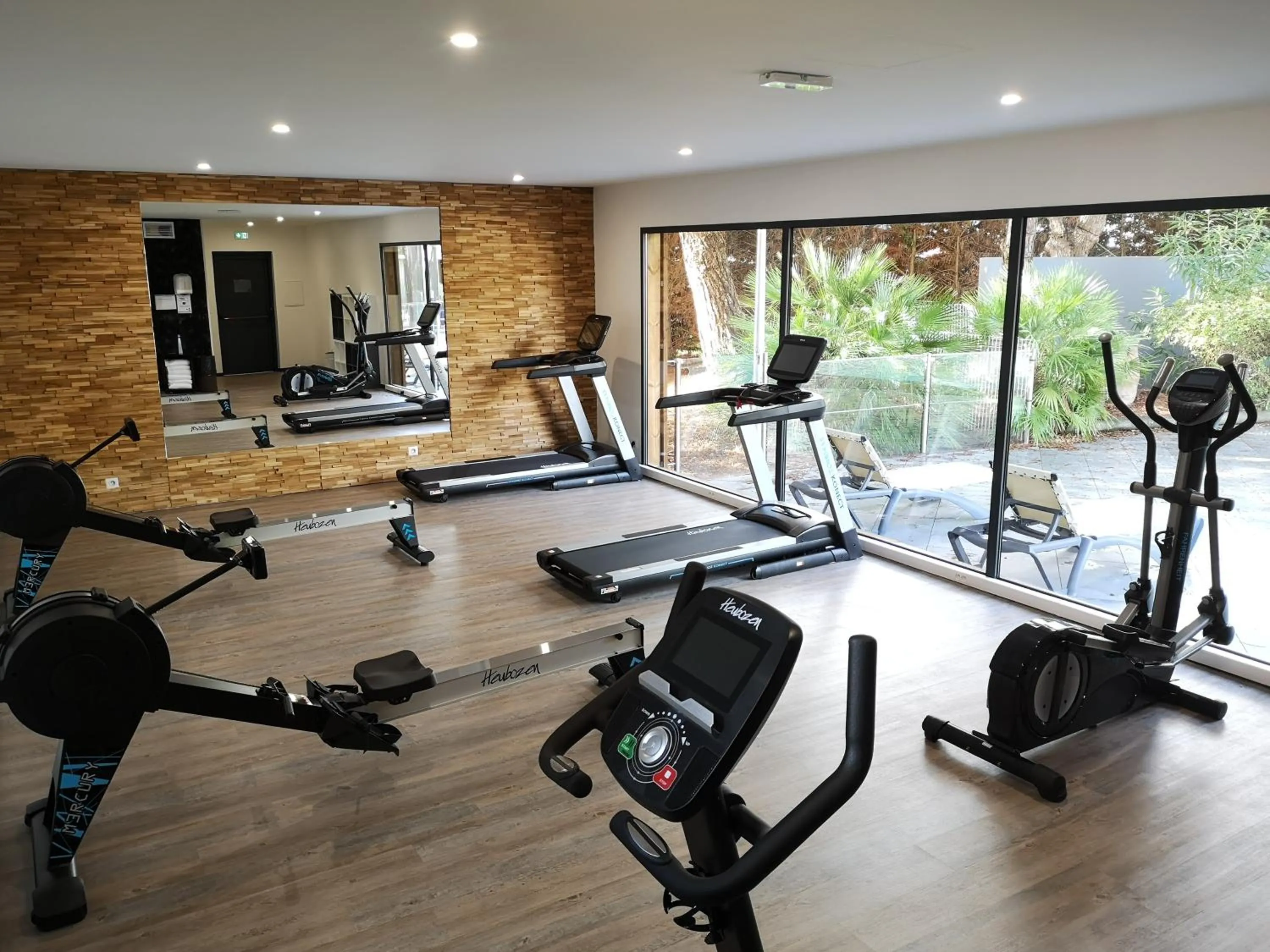 Fitness centre/facilities in Mercure Bordeaux Aéroport