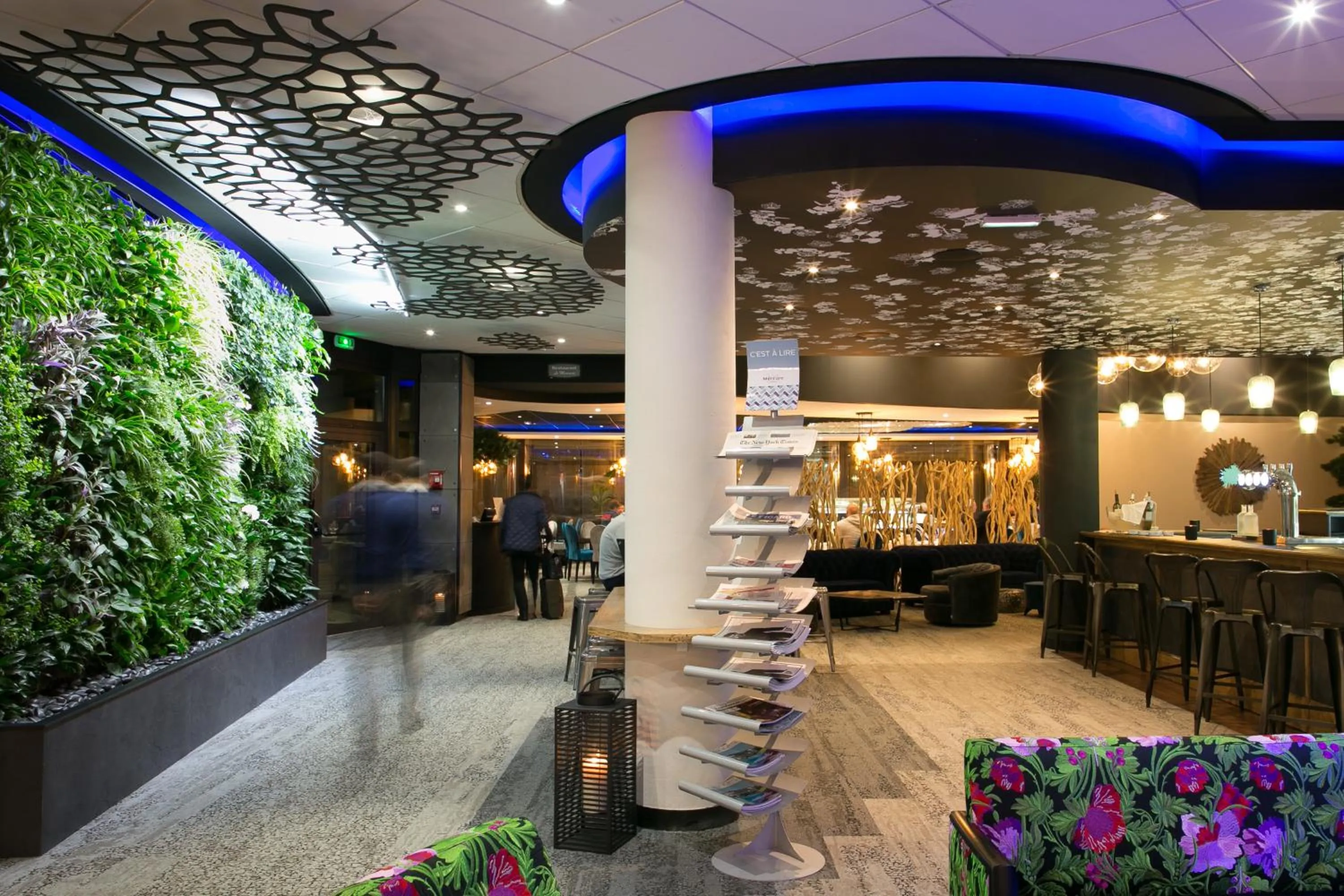 Lobby or reception in Mercure Bordeaux Aéroport