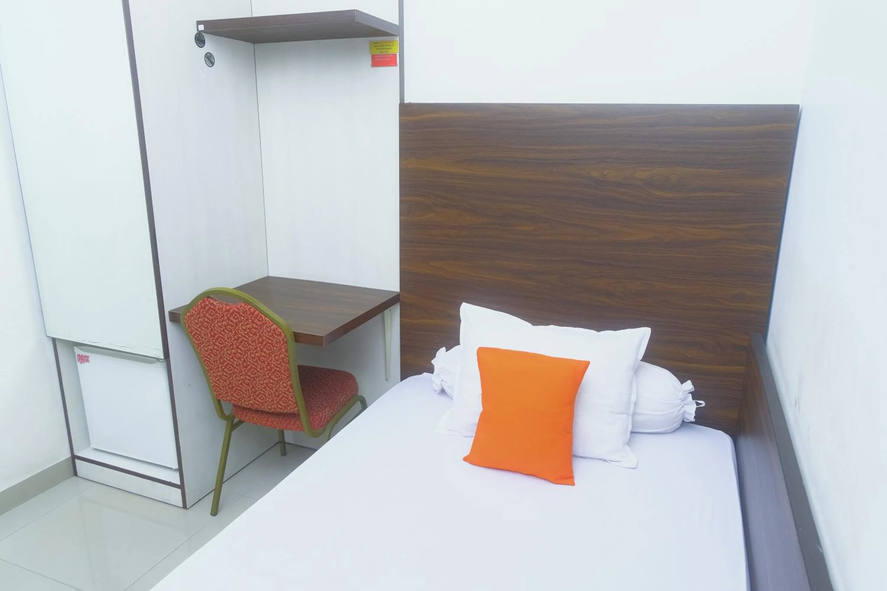 Single Room - single occupancy in Lia Homestay Syariah Pettarani Makassar Mitra RedDoorz