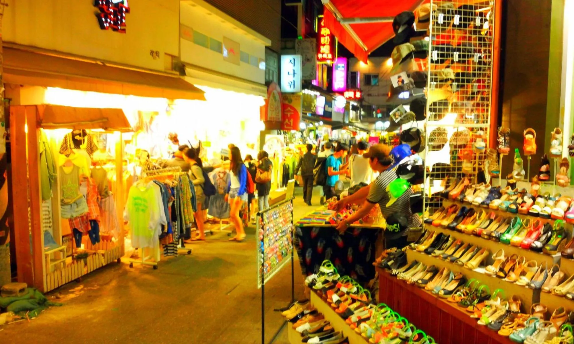 Area and facilities, Supermarket/Shops in OPPA Hostel Sinchon-Hongdae