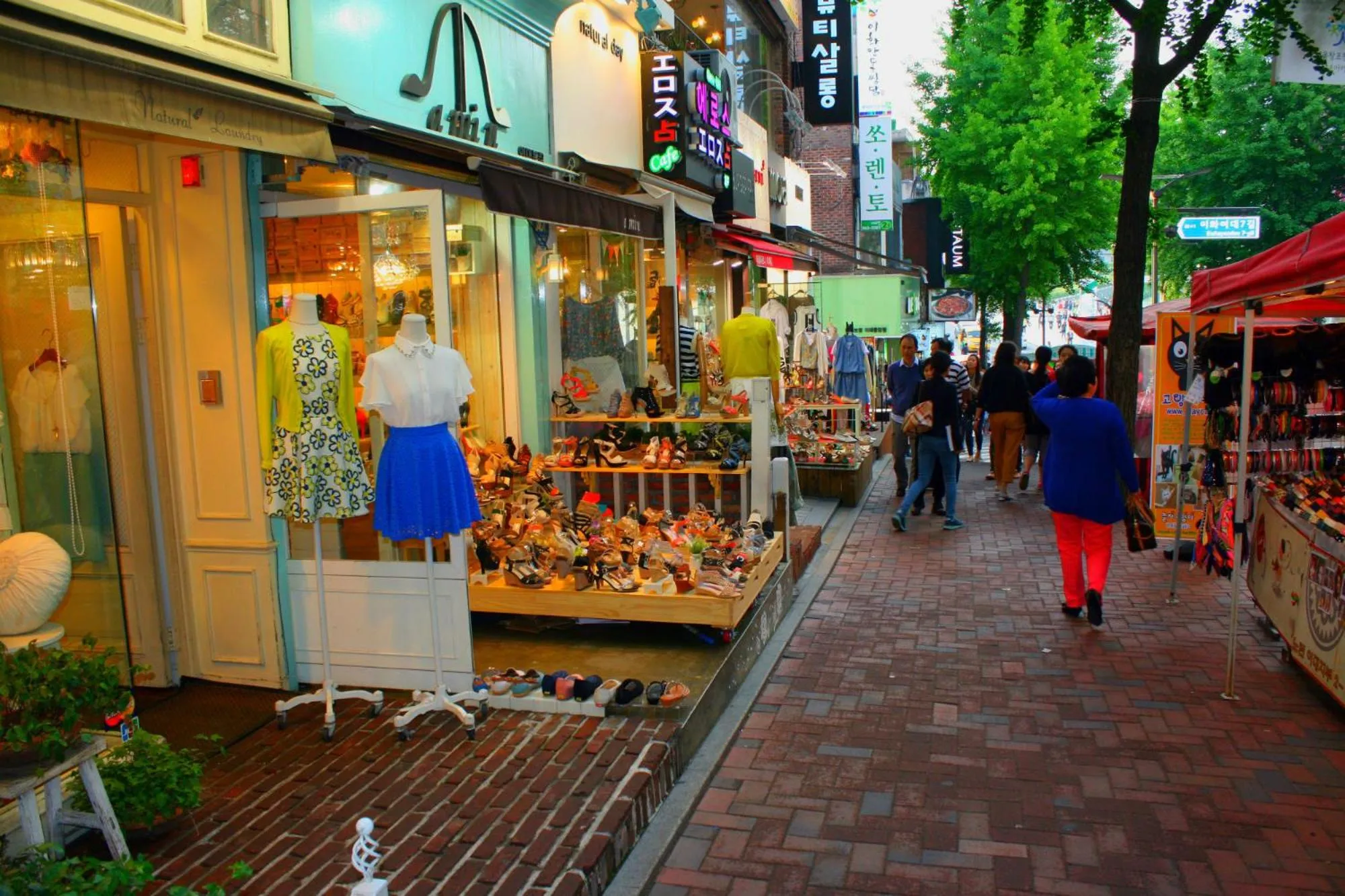 Area and facilities in OPPA Hostel Sinchon-Hongdae