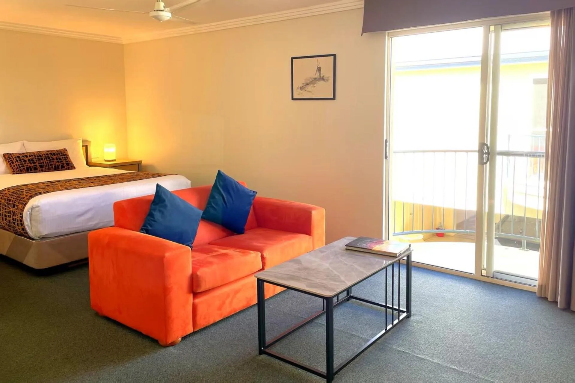 Bed in Mandarin Motel