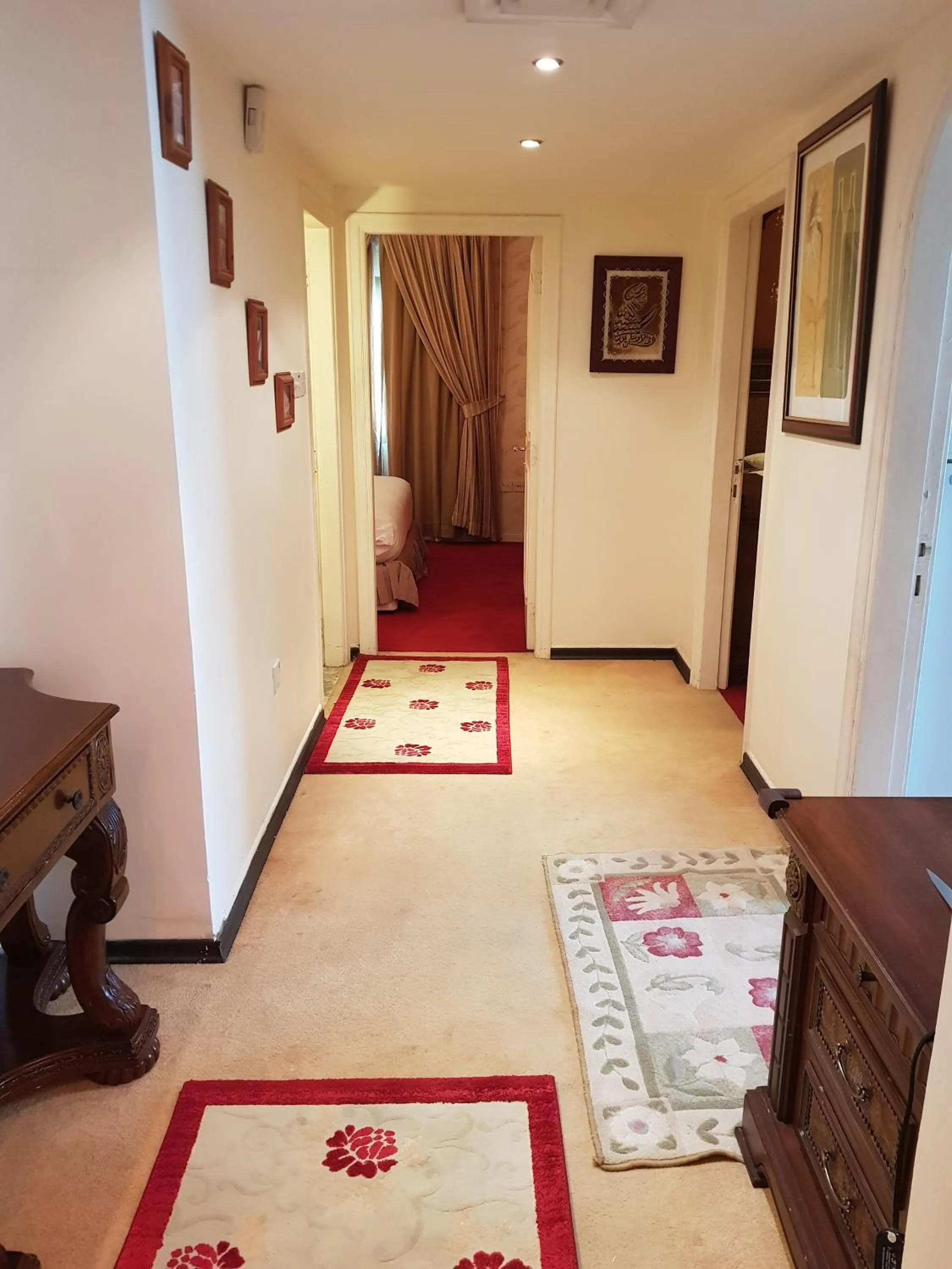 Decorative detail in Al Jazeera Hotel Apartments LLC