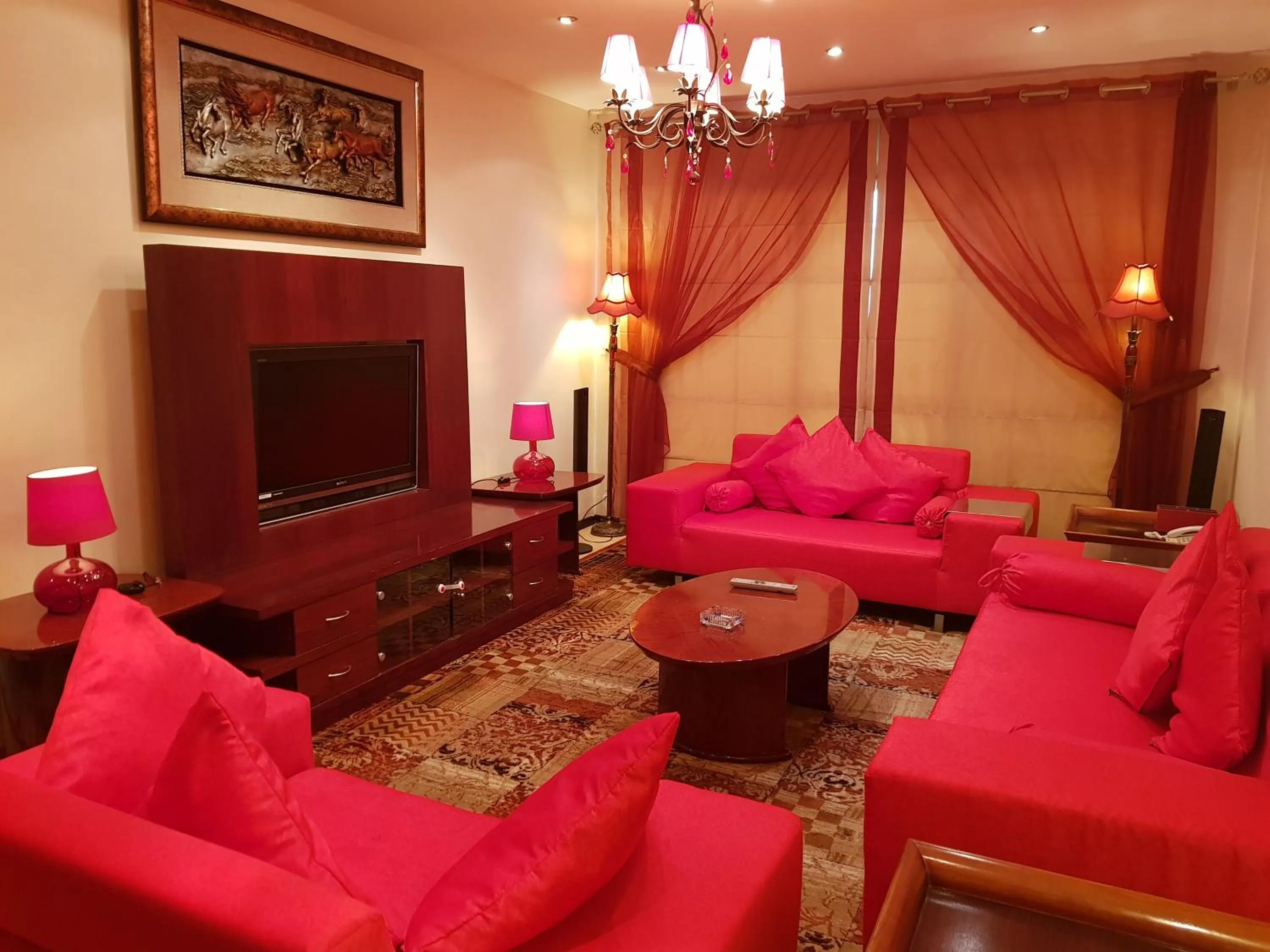 Living room in Al Jazeera Hotel Apartments LLC