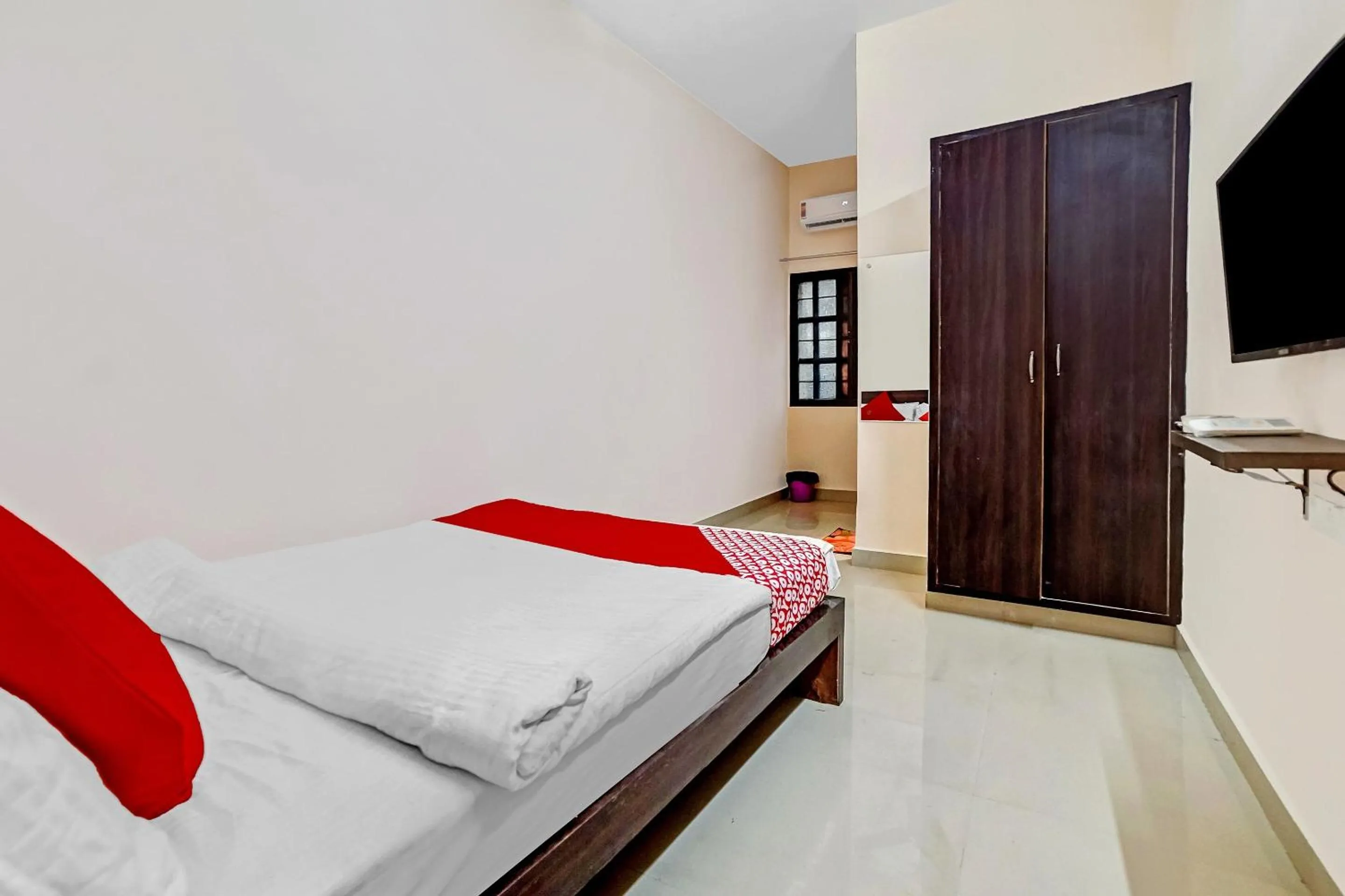 Bedroom, Bed in Collection O Suvidha