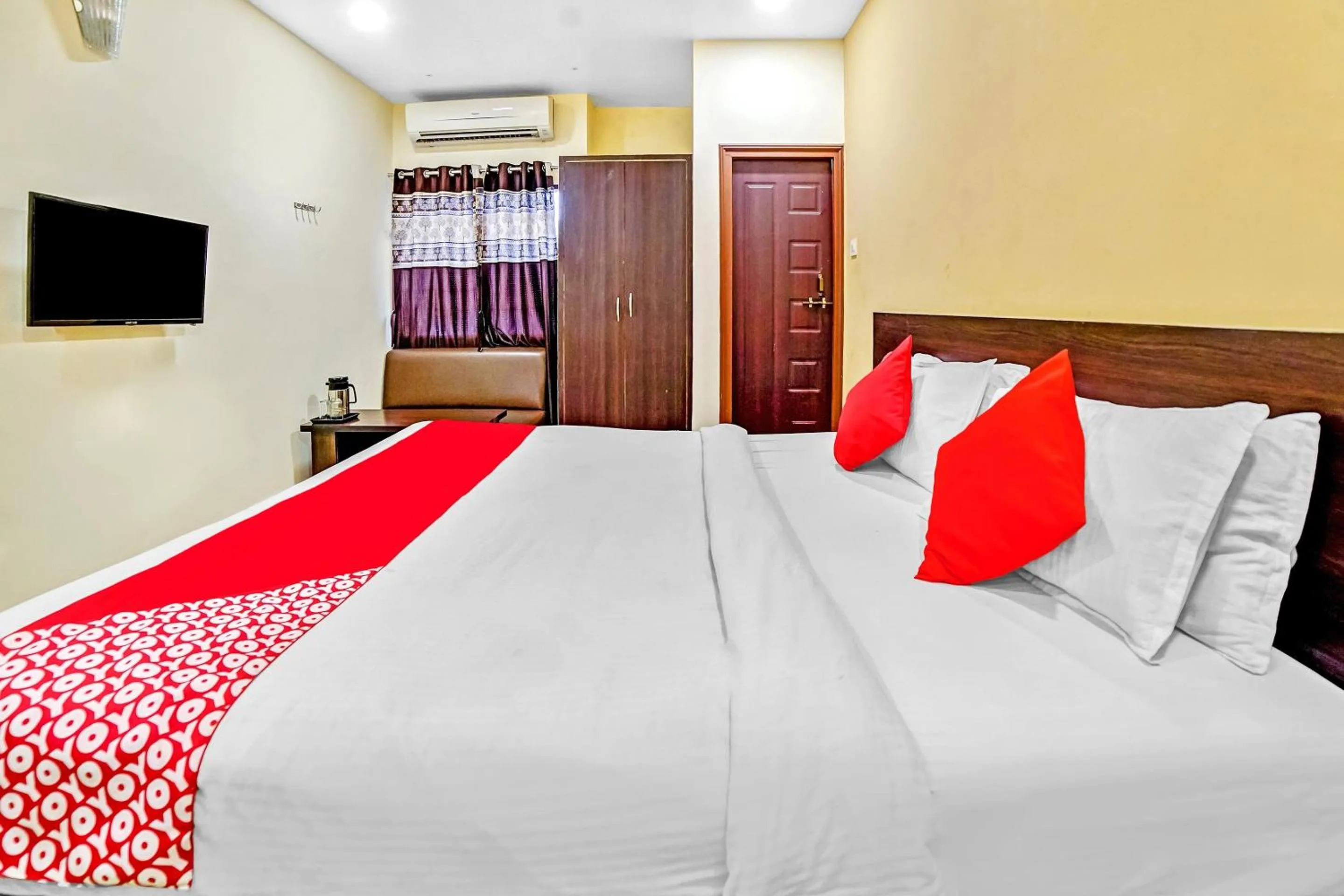 Bedroom, Bed in Collection O Suvidha