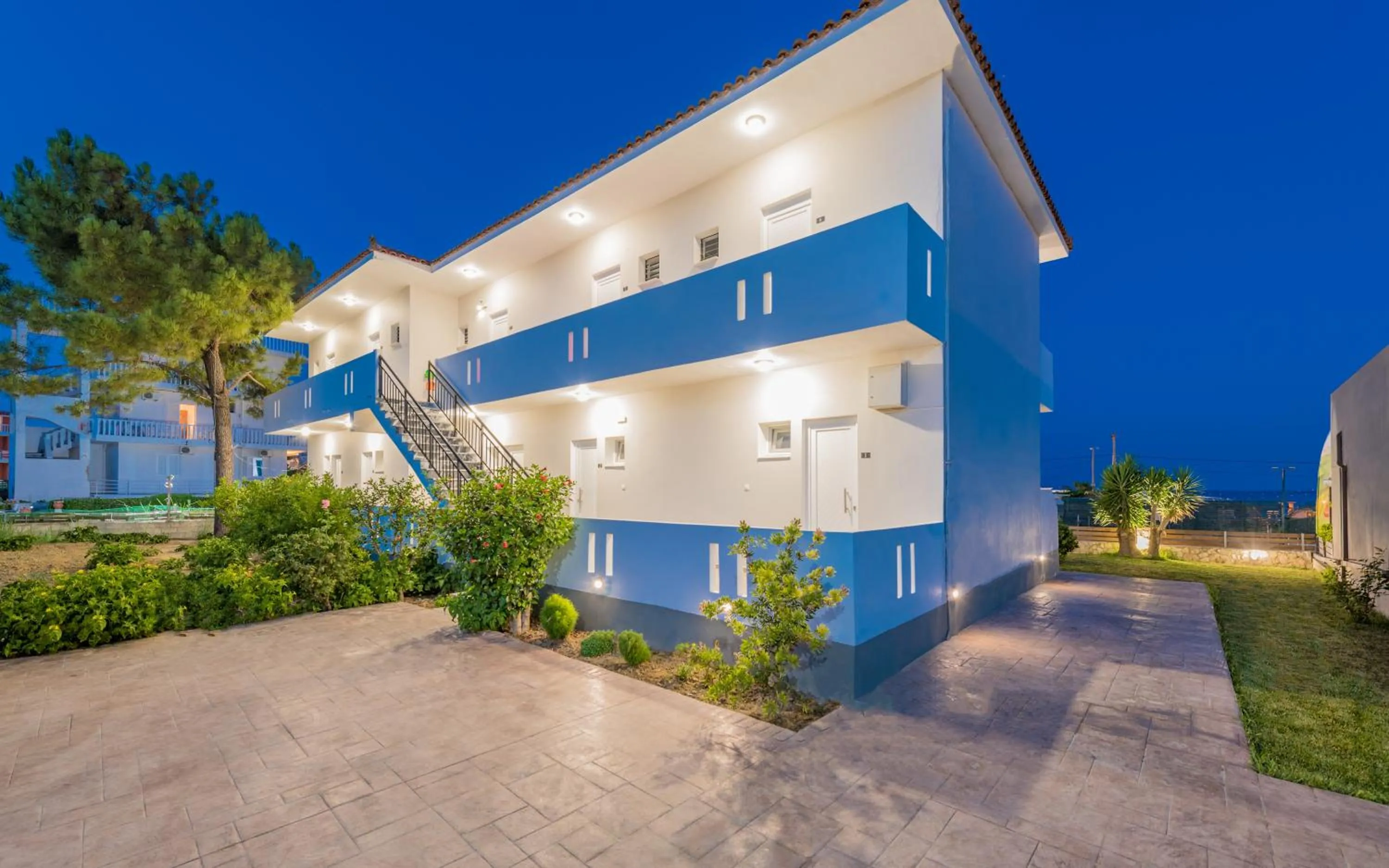 Property building in Stathis Studios II