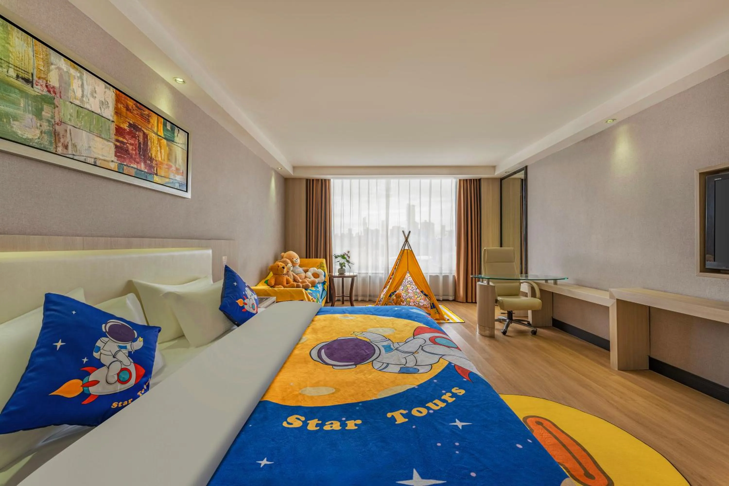 Bed in Guangzhou Ming Yue Hotel