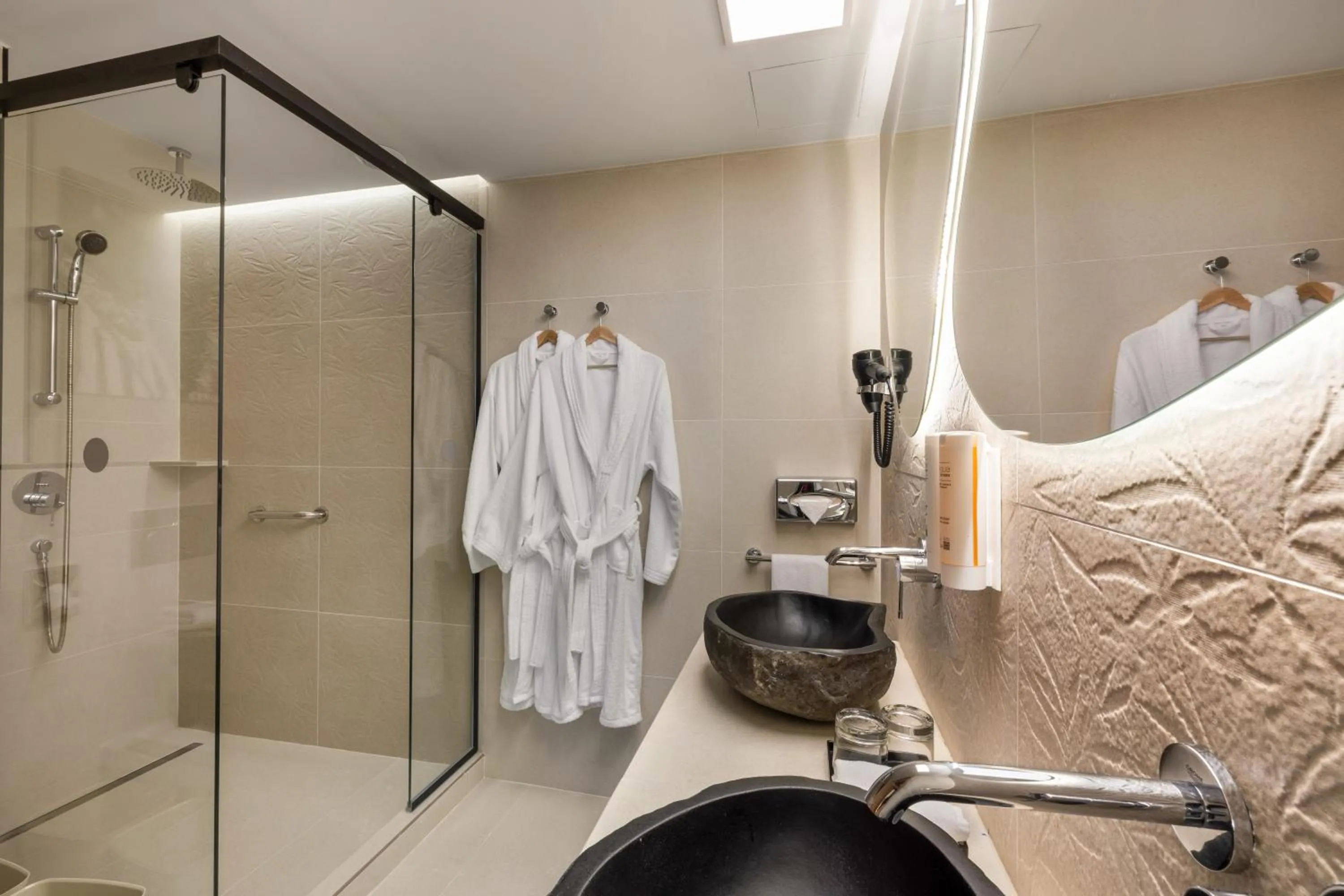 Shower in Hotel Riu Palace La Mola