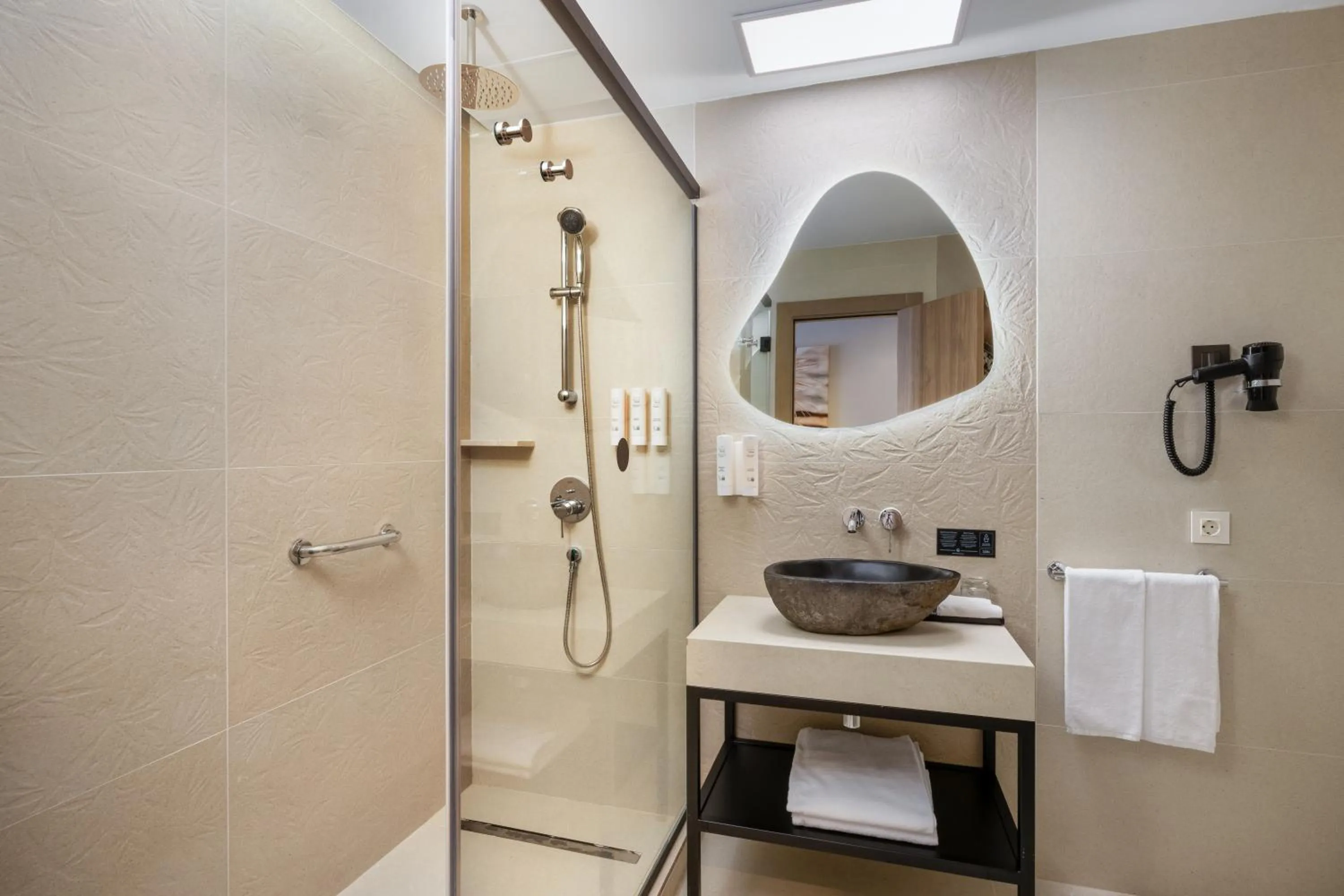 Shower in Hotel Riu Palace La Mola