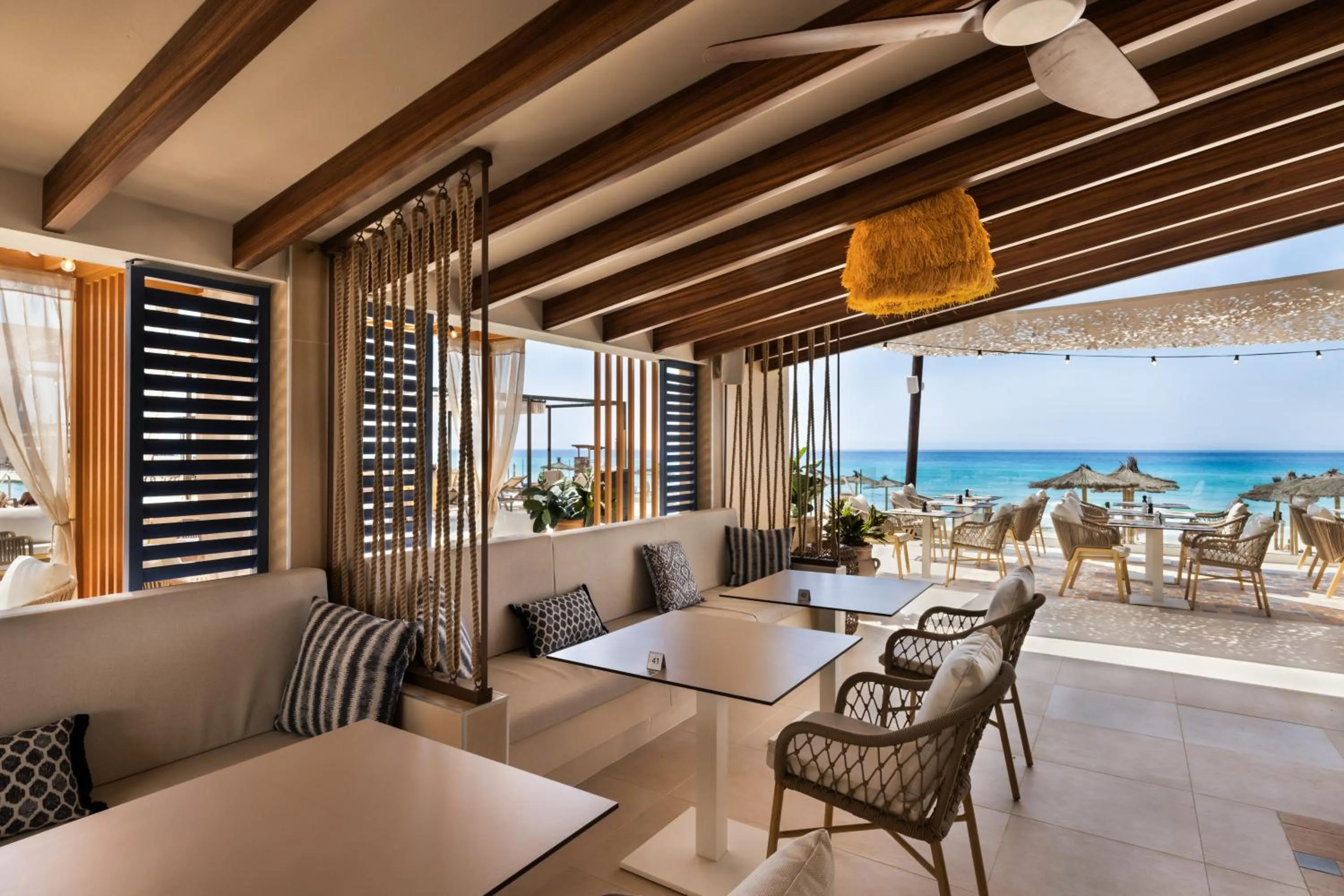 Restaurant/places to eat in Hotel Riu Palace La Mola