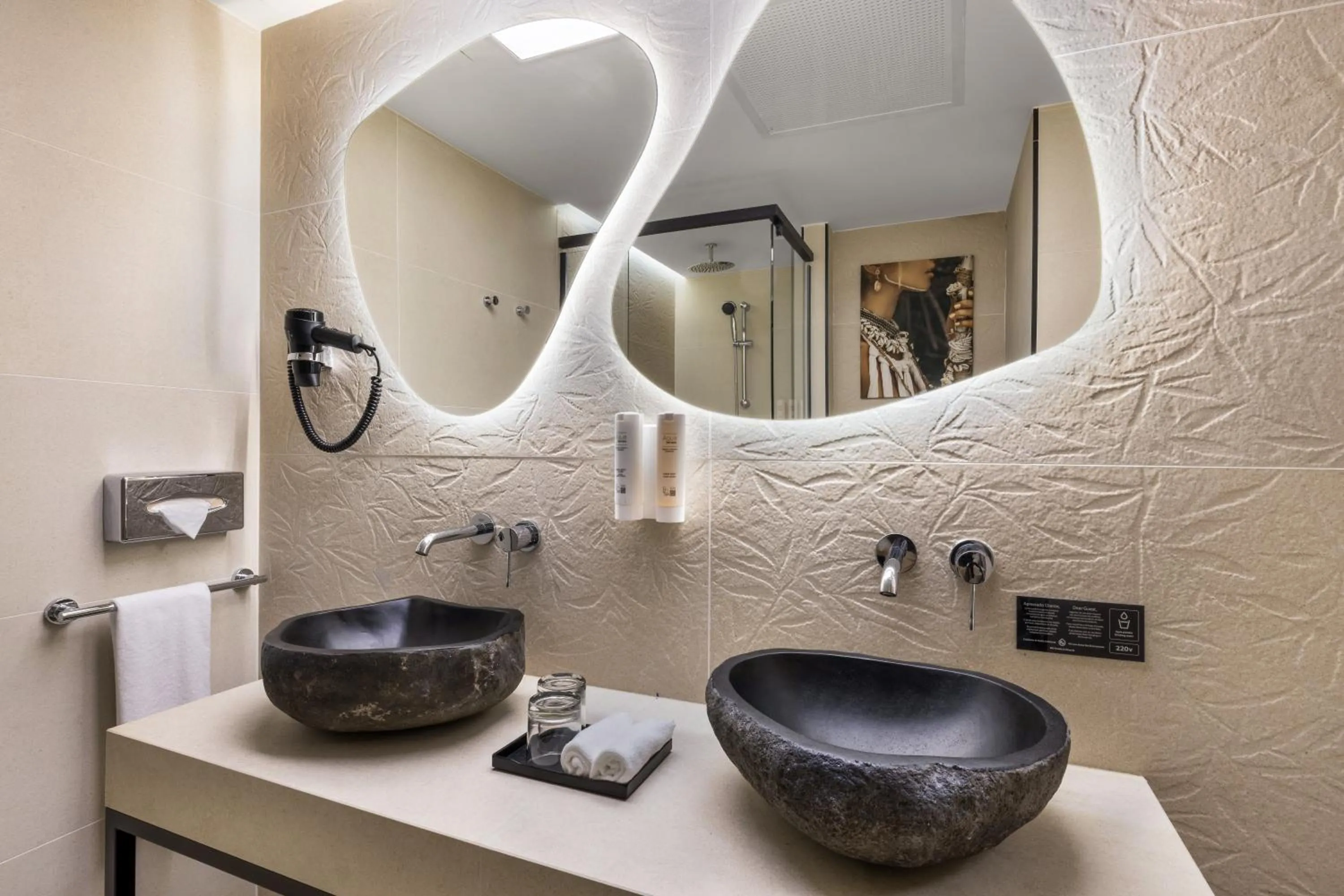 Bathroom in Hotel Riu Palace La Mola