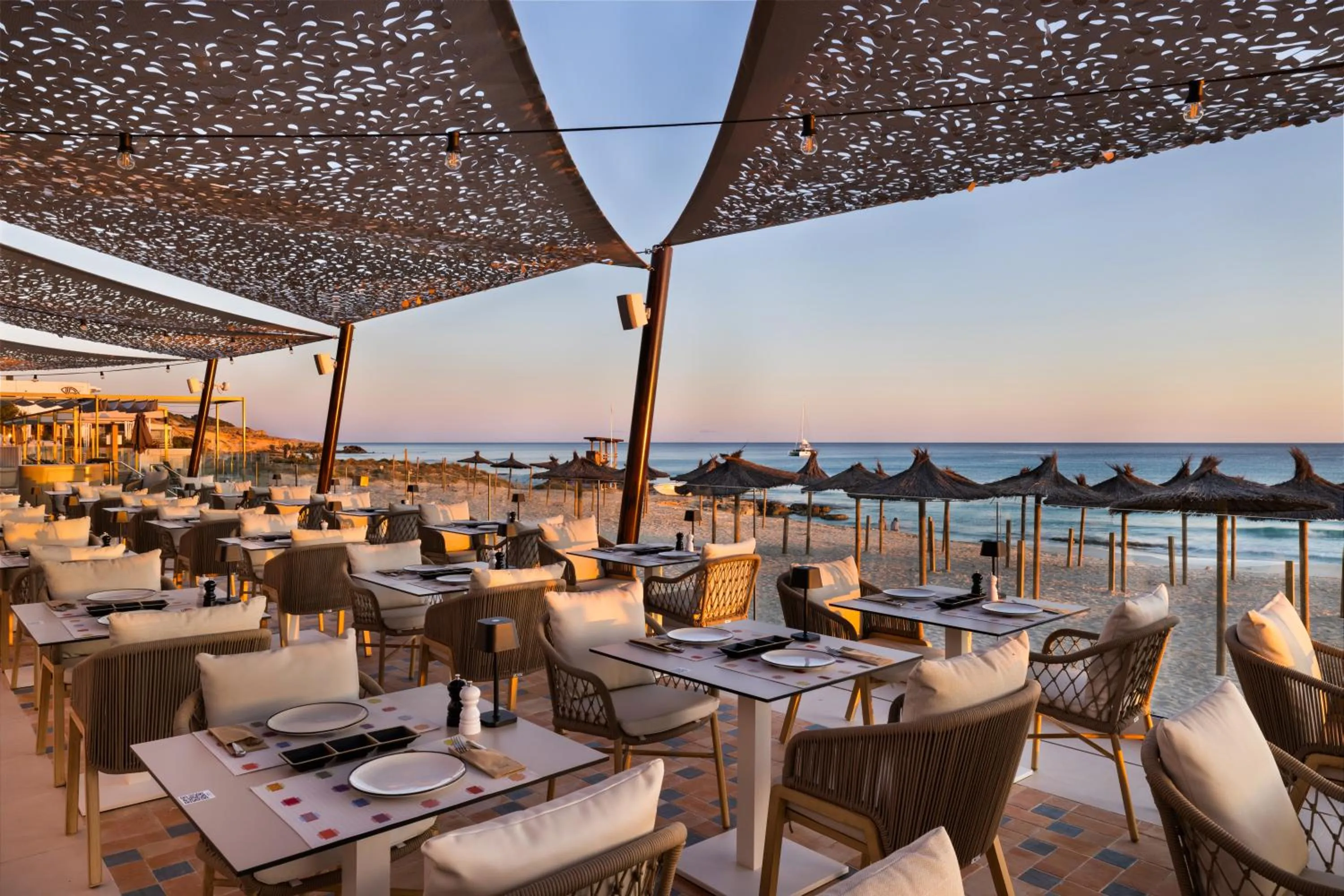 Restaurant/places to eat in Hotel Riu Palace La Mola