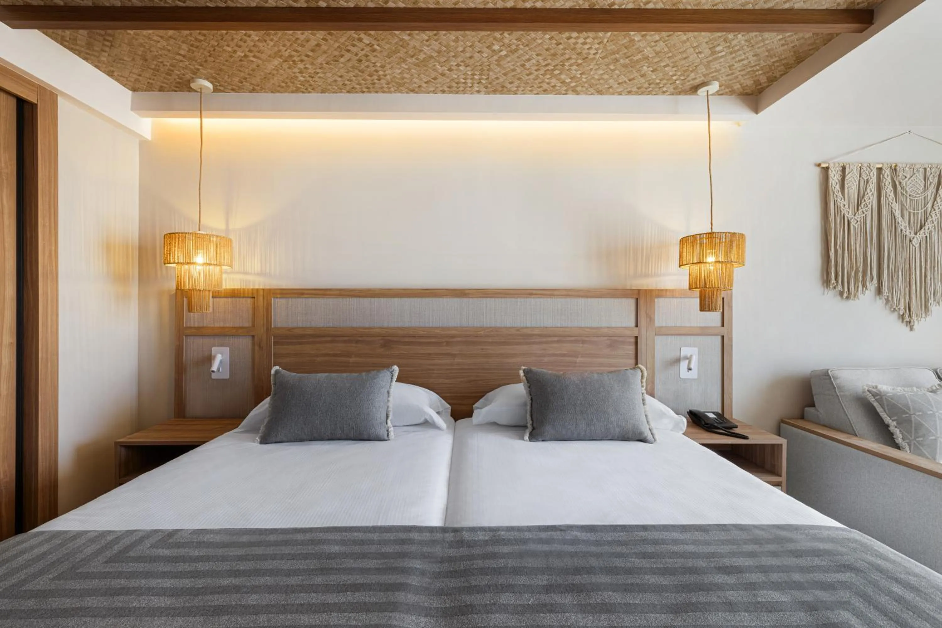 Bed in Hotel Riu Palace La Mola