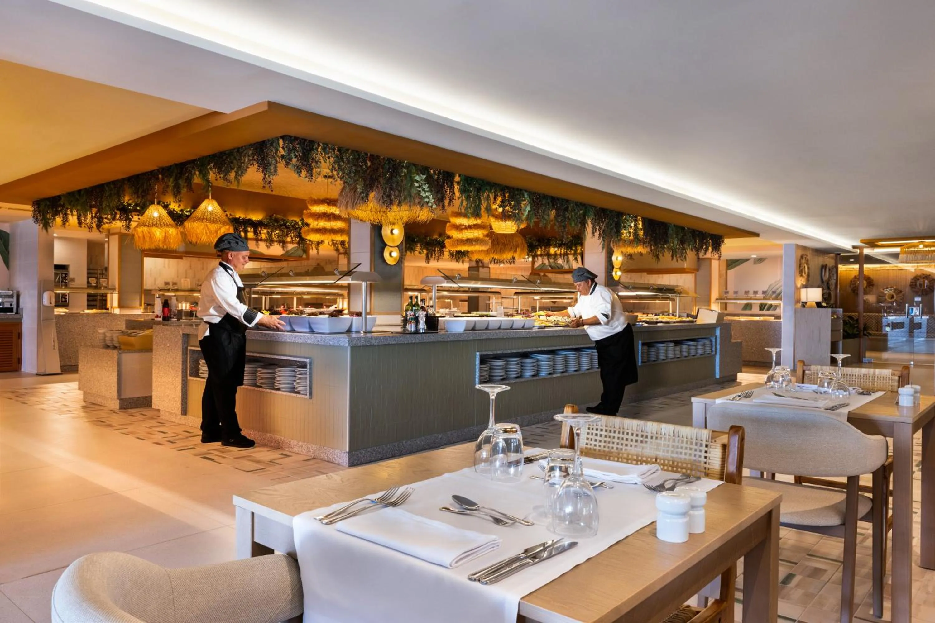 Restaurant/places to eat in Hotel Riu Palace La Mola