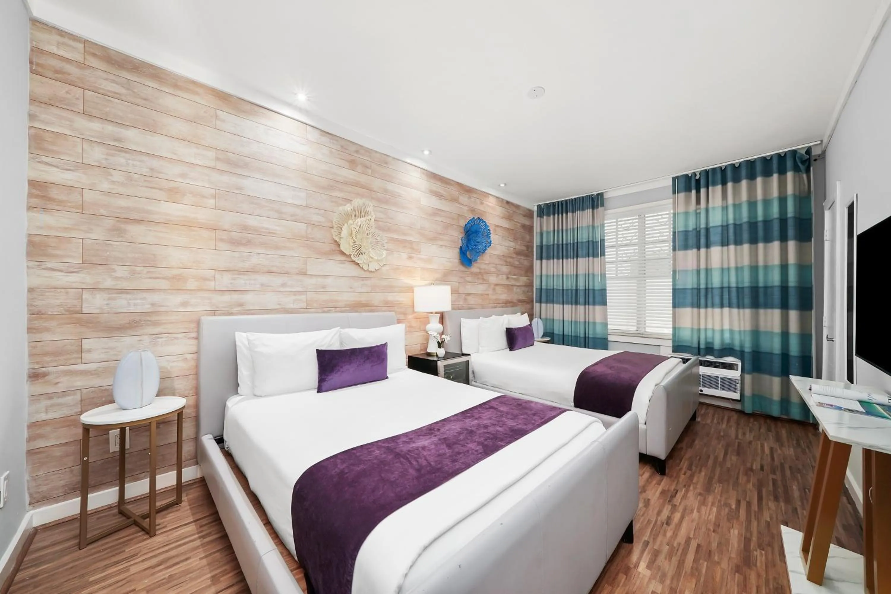 Bed in Shelley Hotel