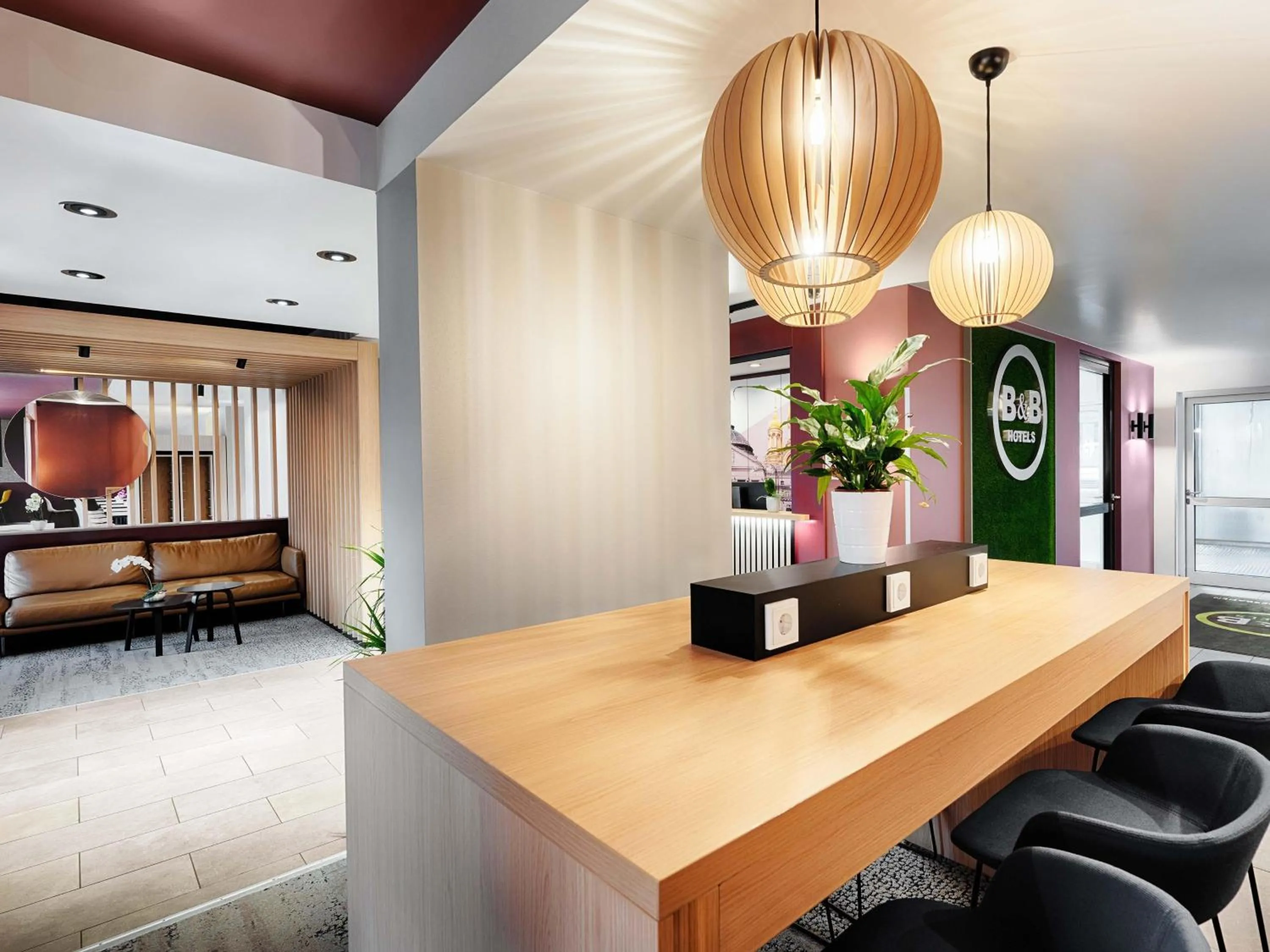 Lobby or reception in B&B HOTEL Wiesbaden-Hbf