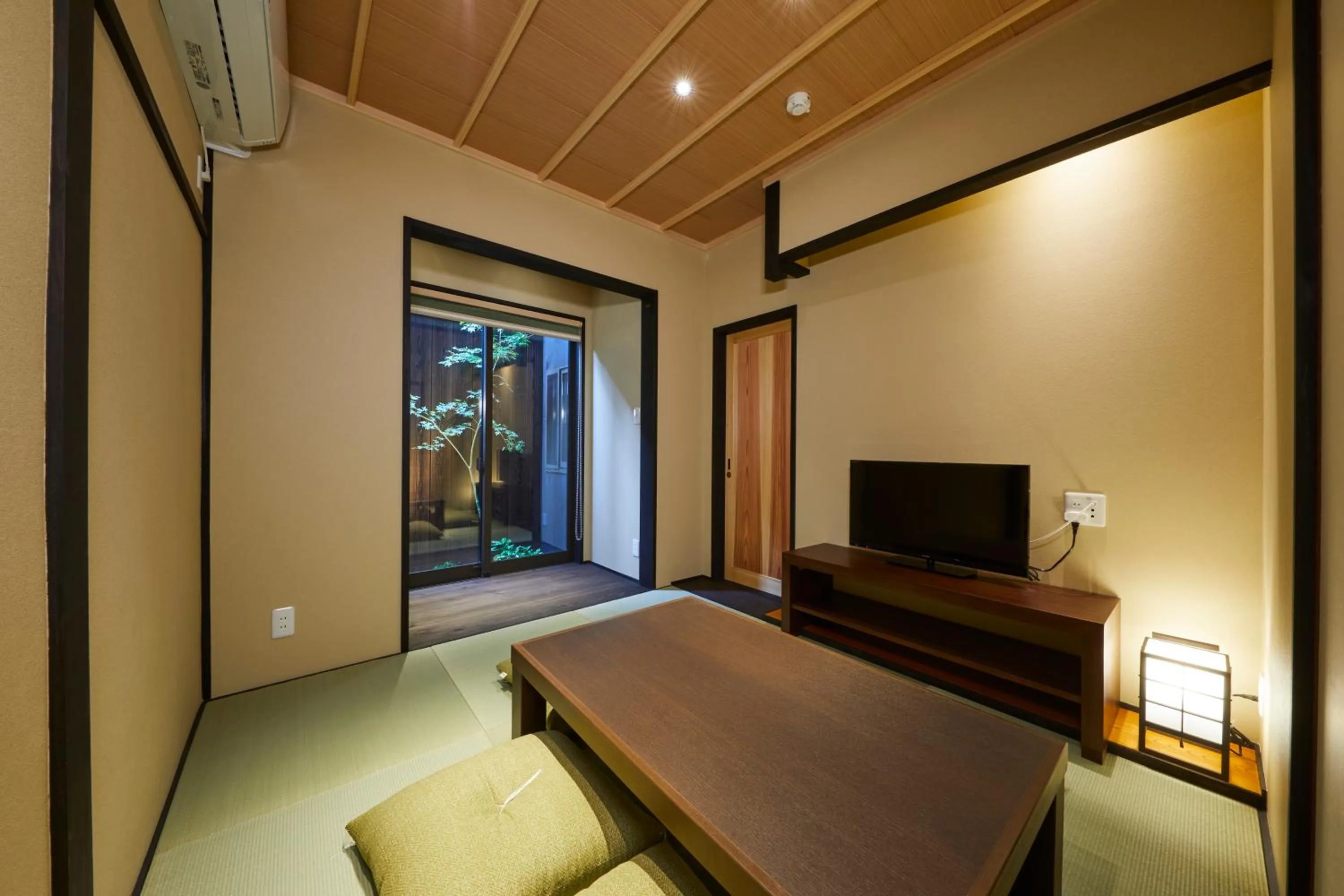 Living room, Bed in Rinn Tsukinuke