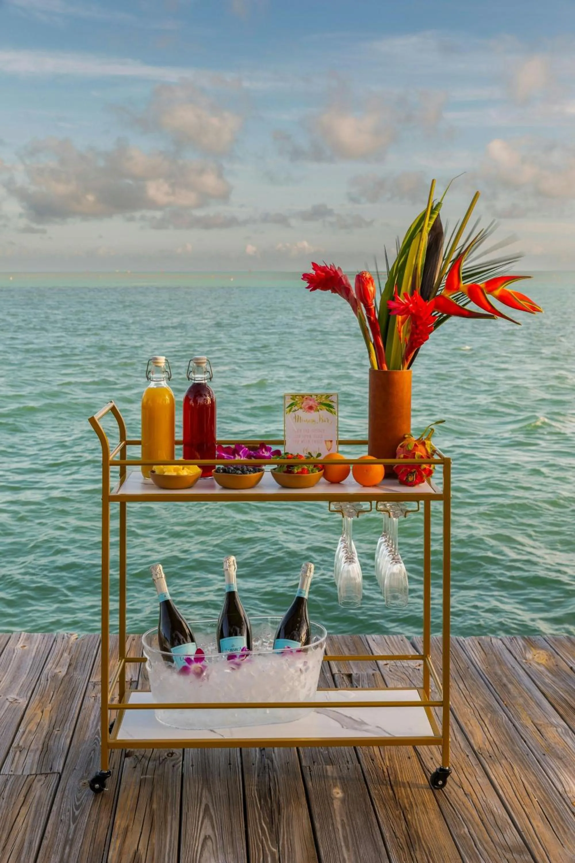 Lounge or bar in Three Waters Resort and Marina, Islamorada, a Tribute Portfolio Resort