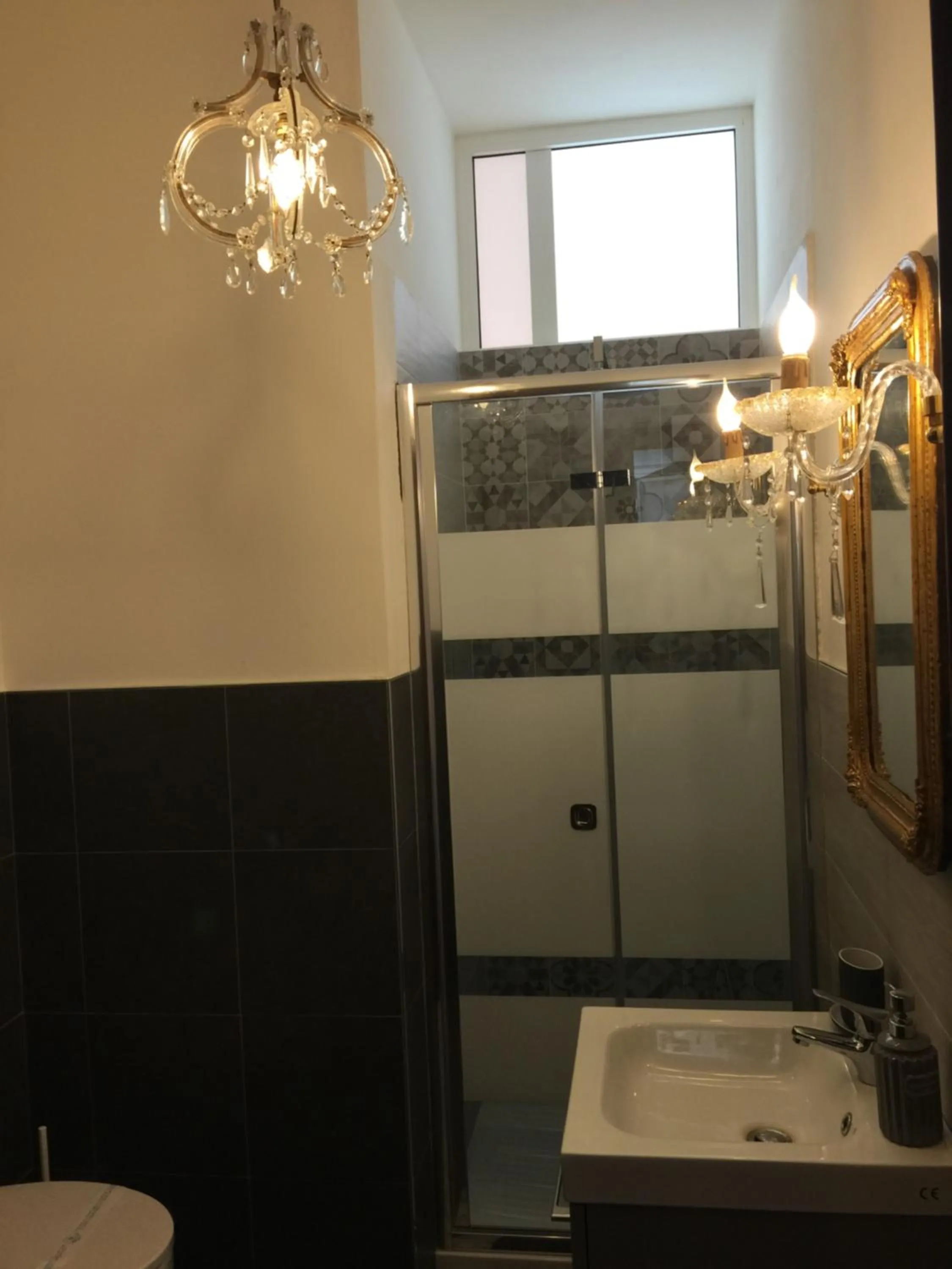 Bathroom in La Casa di Emanuella - Rooms & International Suites