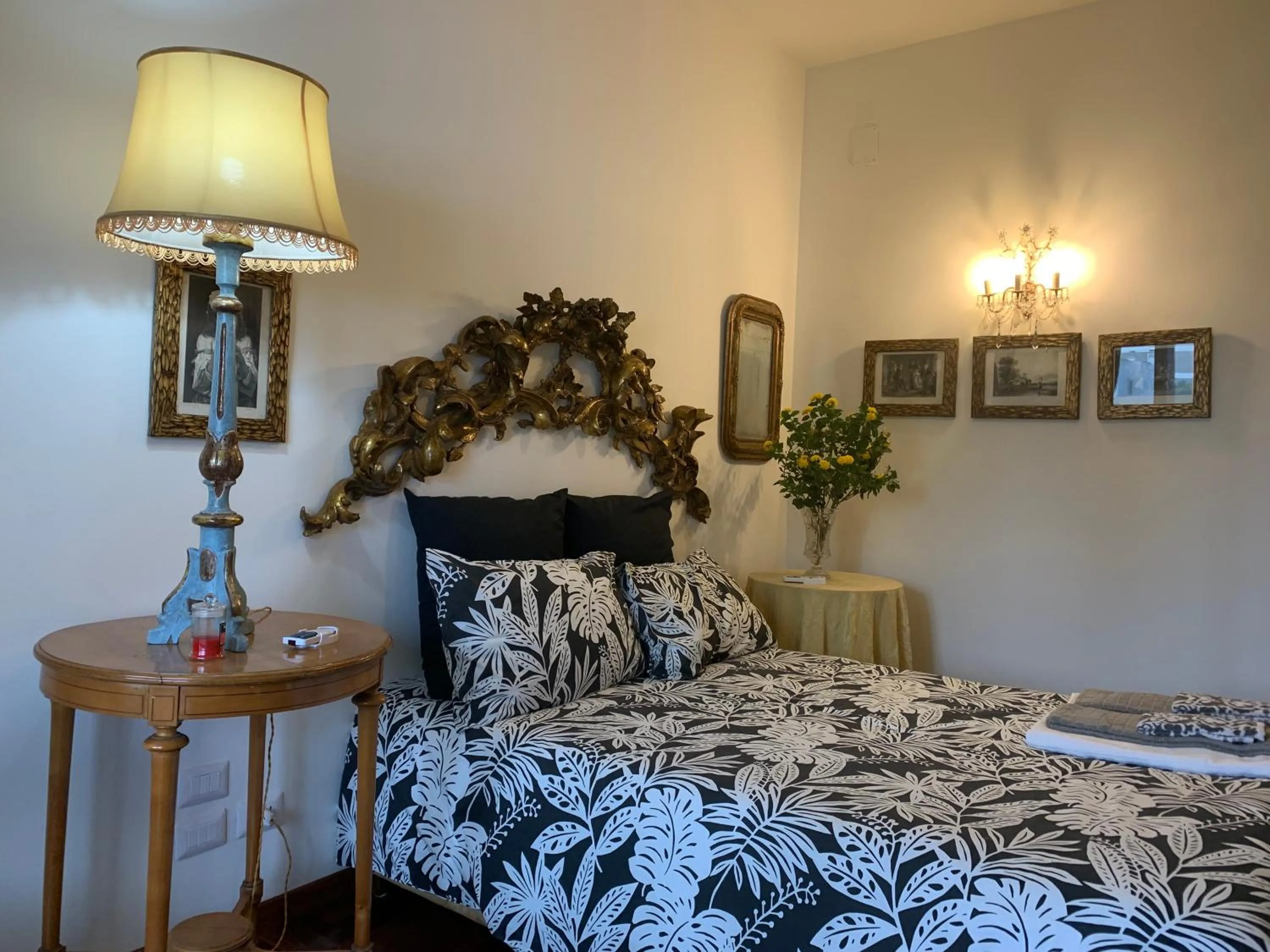 Photo of the whole room, Bed in La Casa di Emanuella - Rooms & International Suites