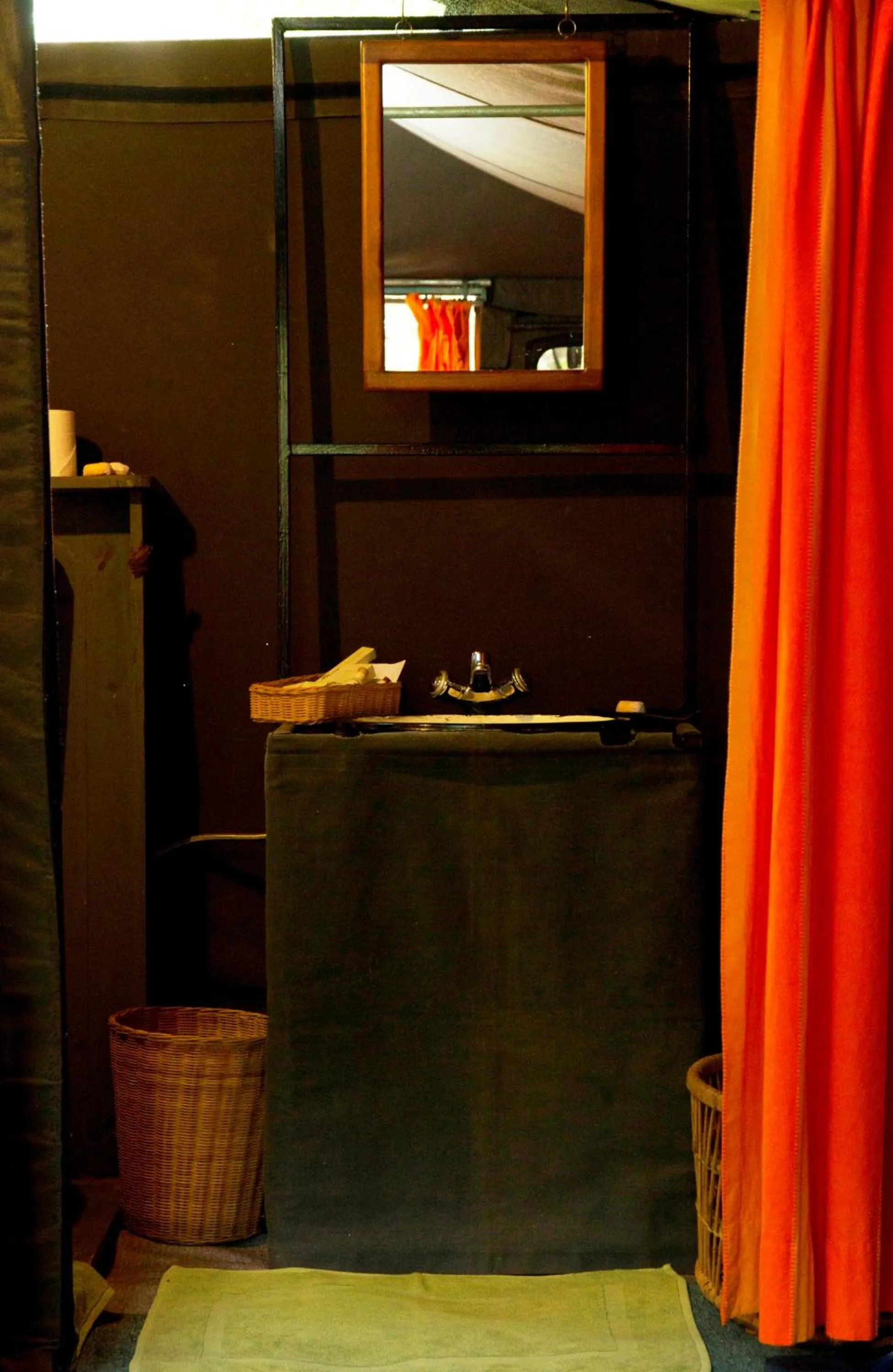 Bathroom in Big Game Udawalawe - by Eco Team