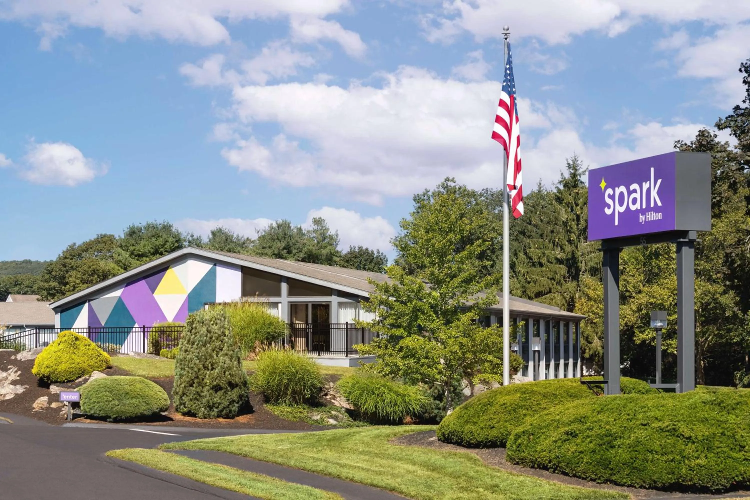 Property building in Spark By Hilton Mystic Groton