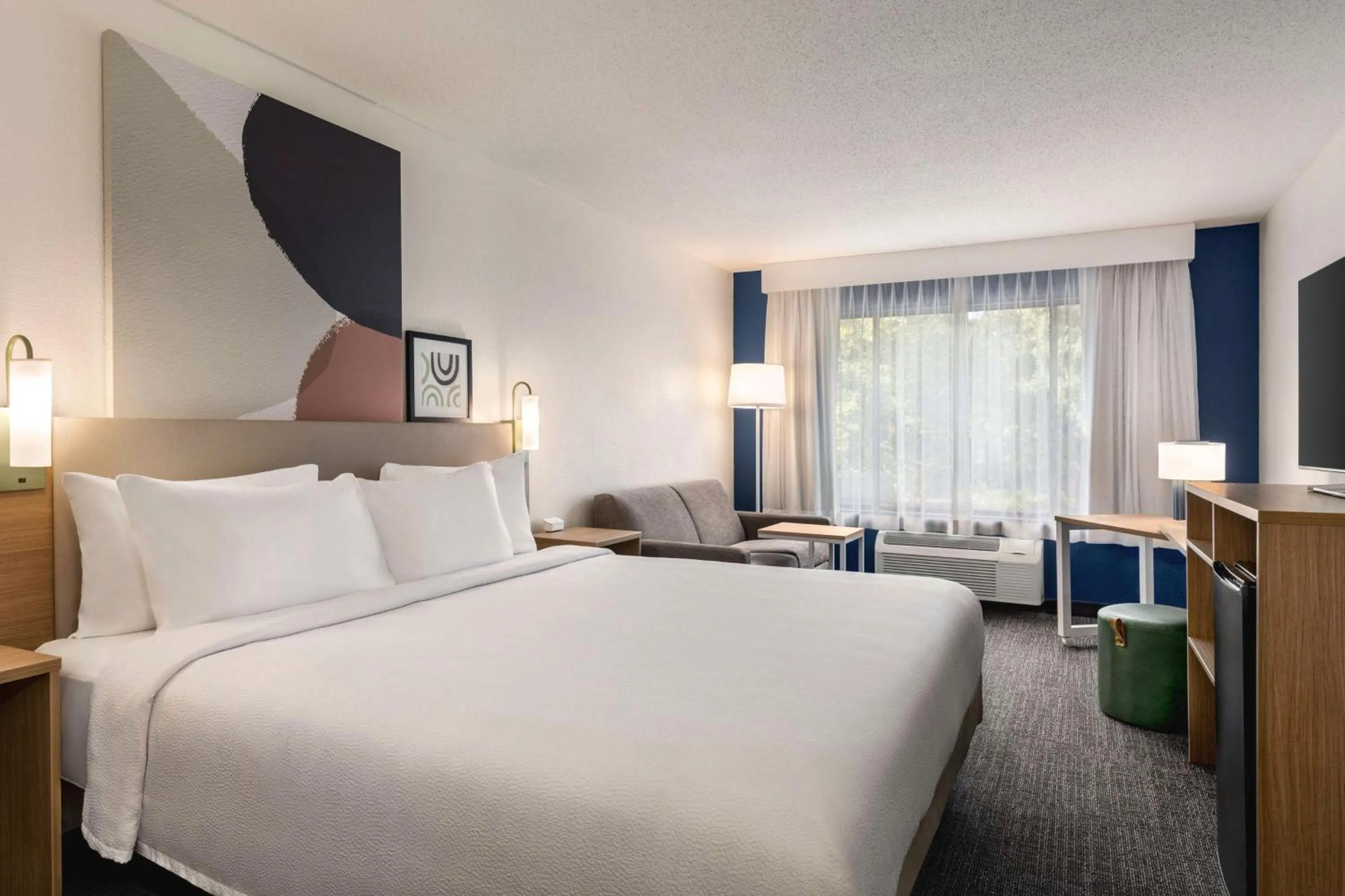 Bedroom, Bed in Spark By Hilton Mystic Groton