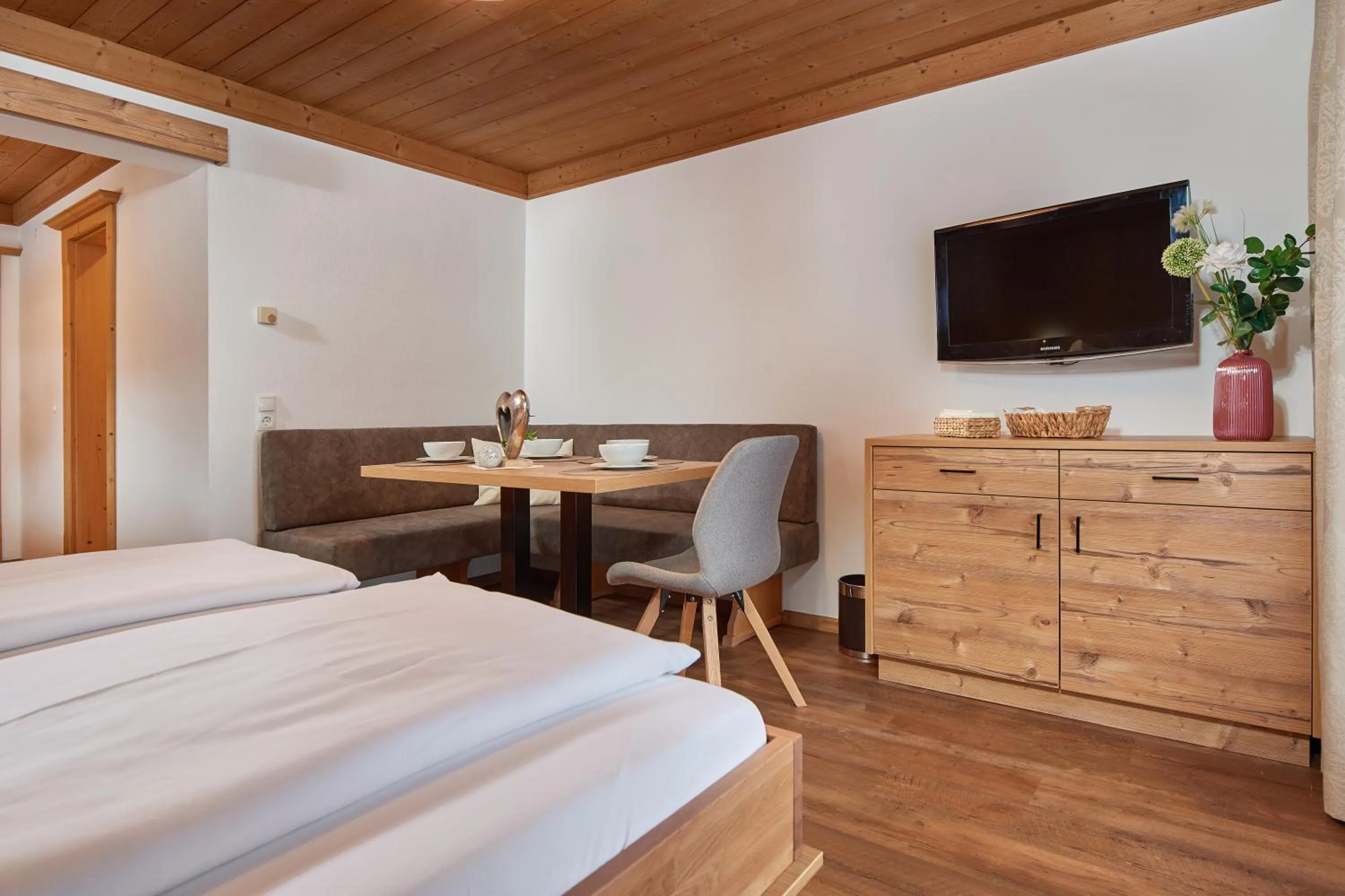 Photo of the whole room, Bed in Frühstückspension Klinglhub