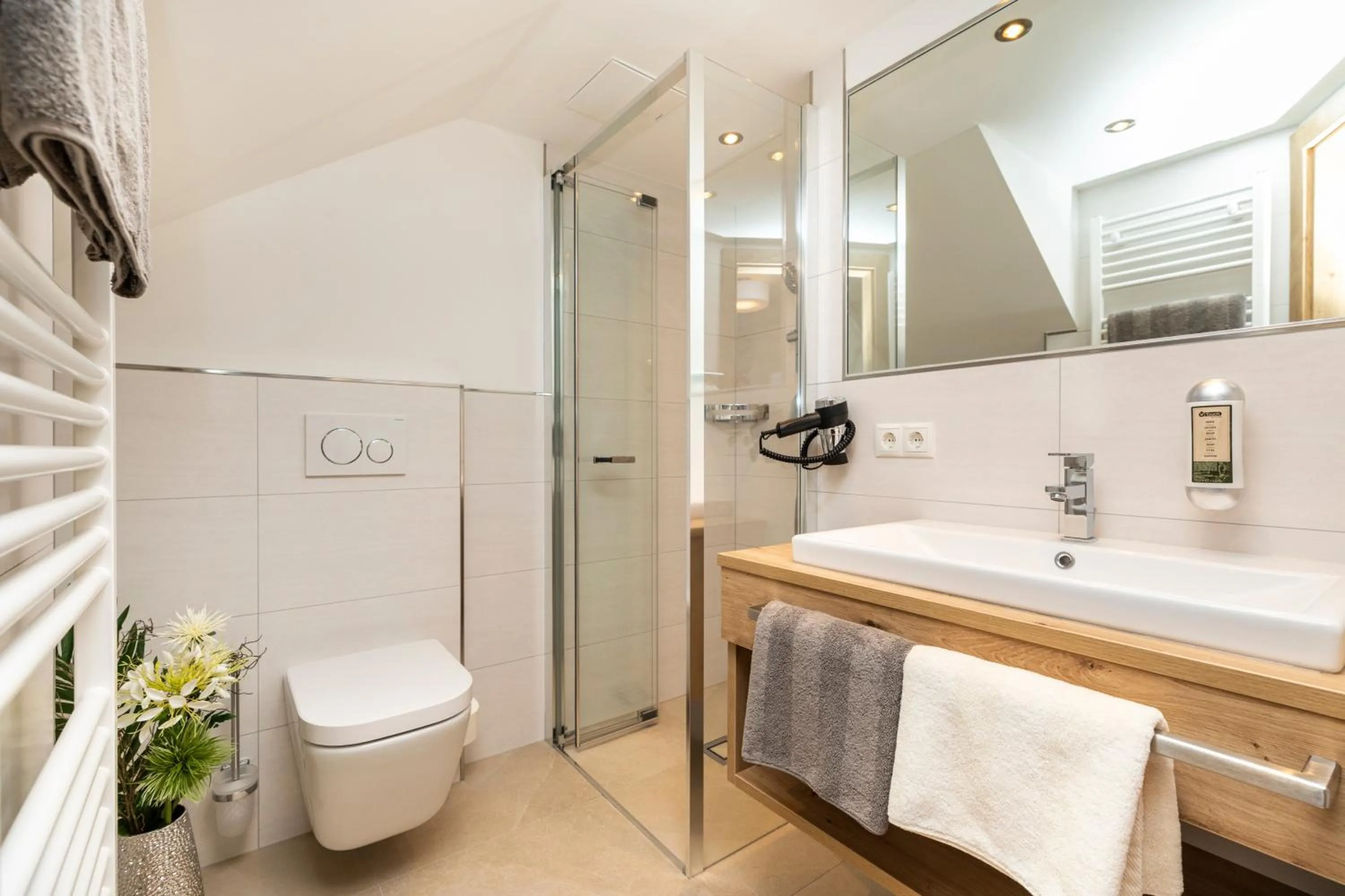 Bathroom in Frühstückspension Klinglhub