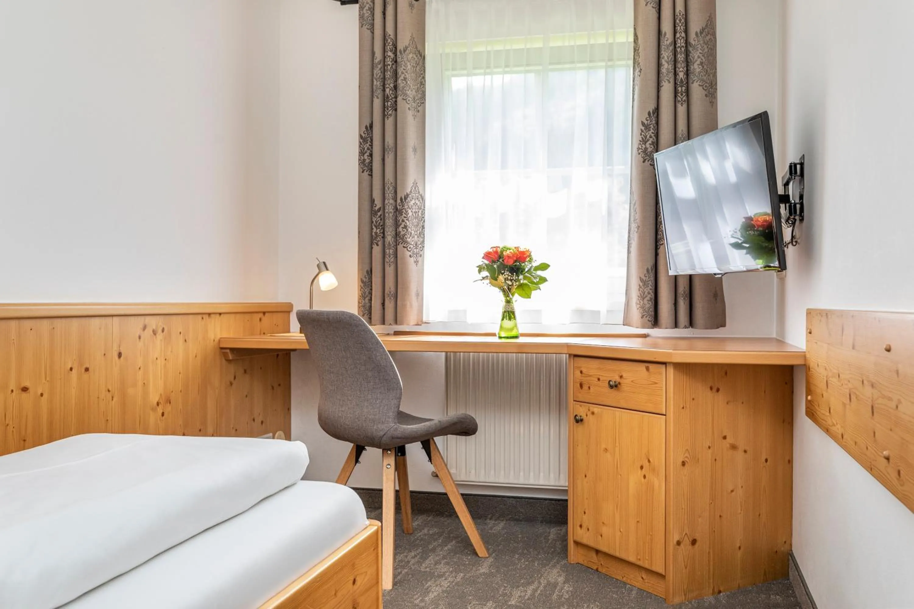 Seating area, Bed in Frühstückspension Klinglhub