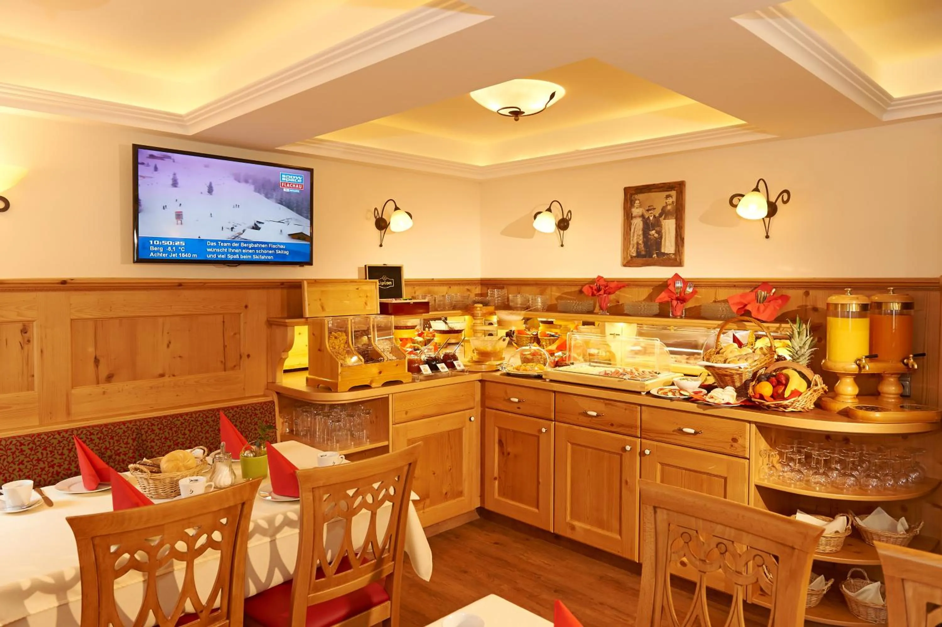 Buffet breakfast in Frühstückspension Klinglhub