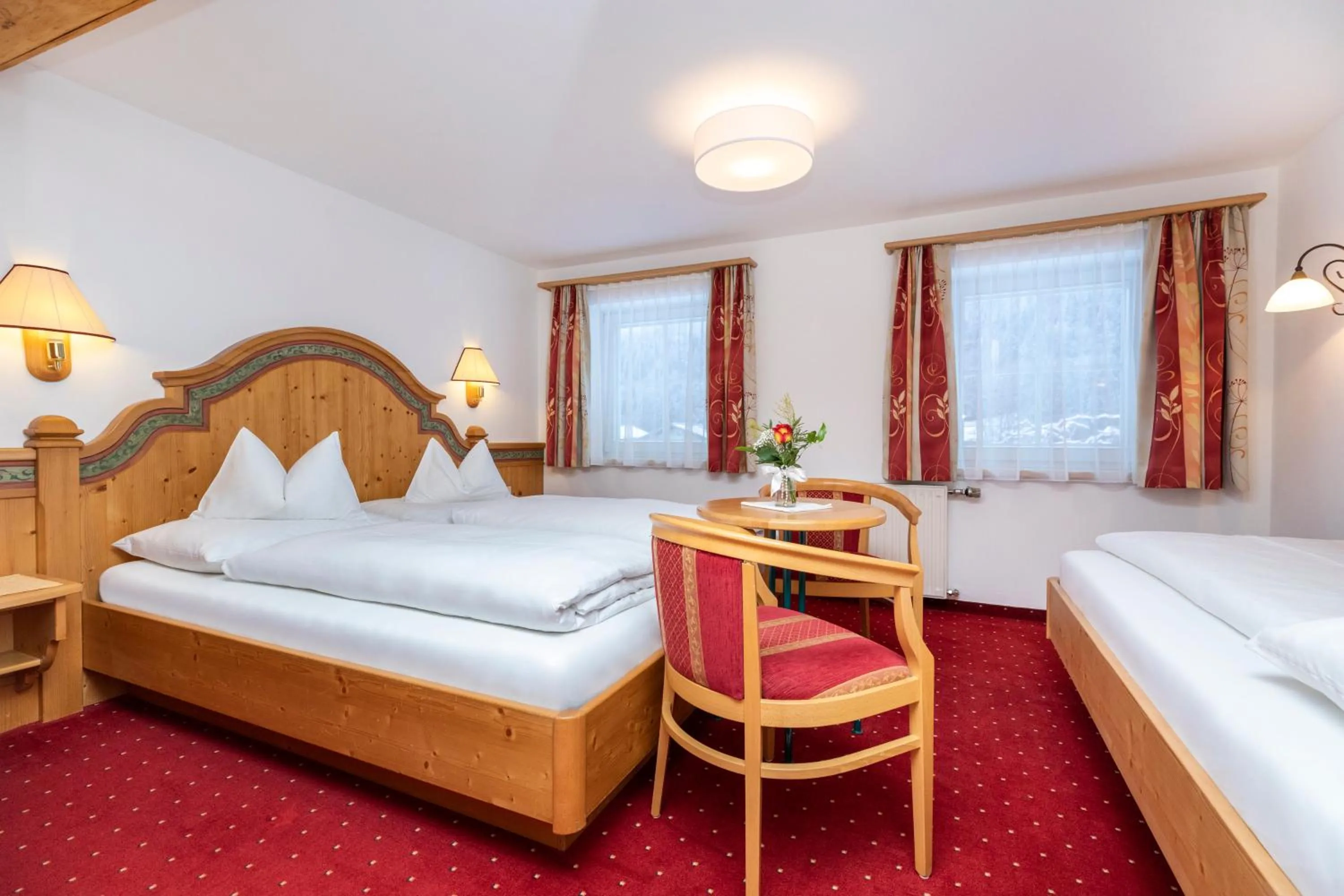 Photo of the whole room, Bed in Frühstückspension Klinglhub