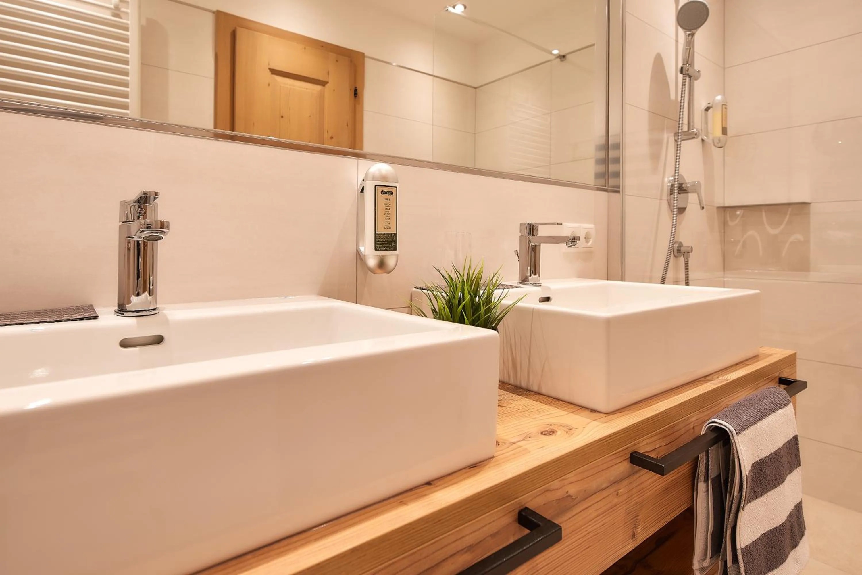 Bathroom in Frühstückspension Klinglhub