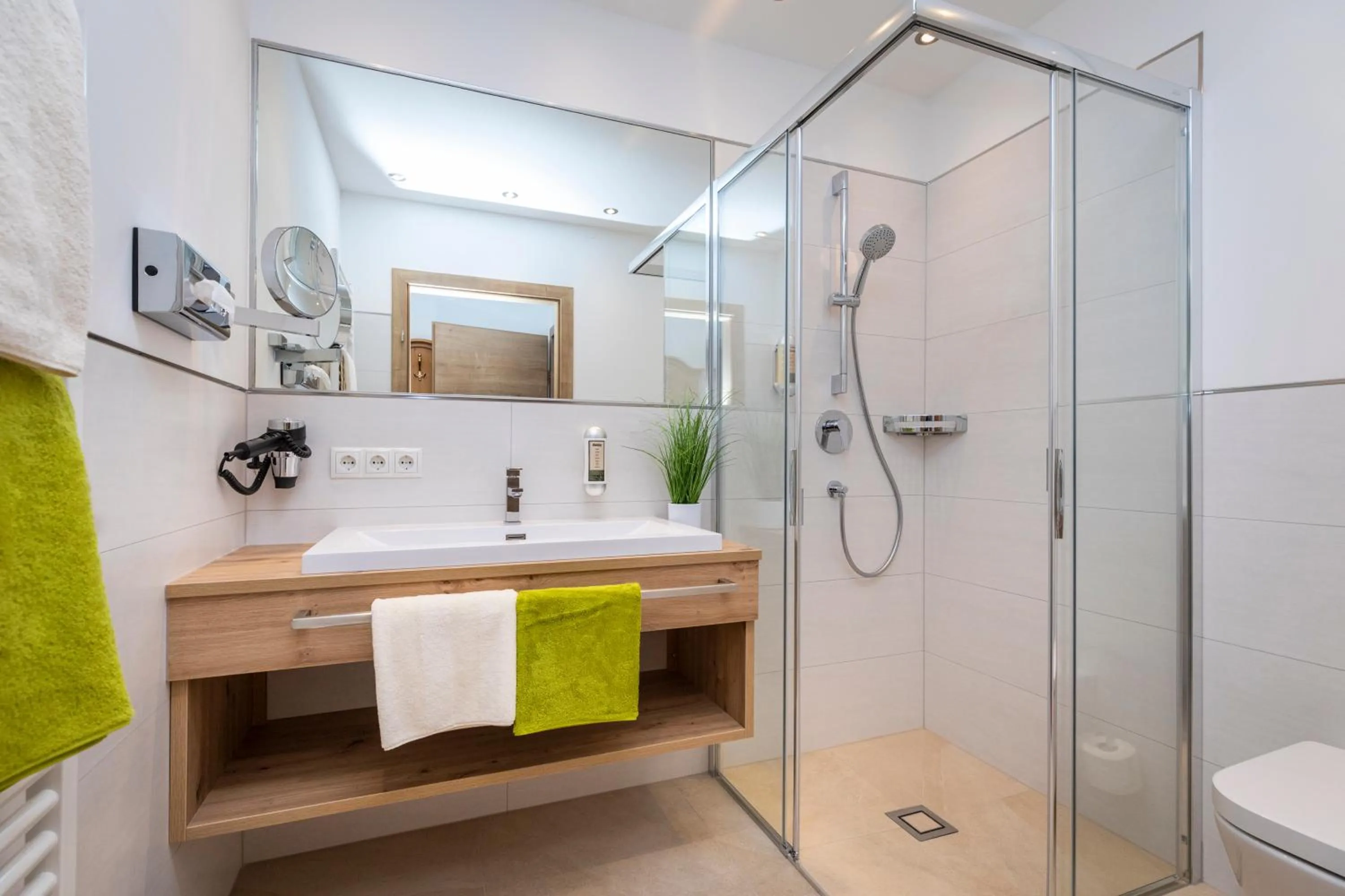 Bathroom in Frühstückspension Klinglhub