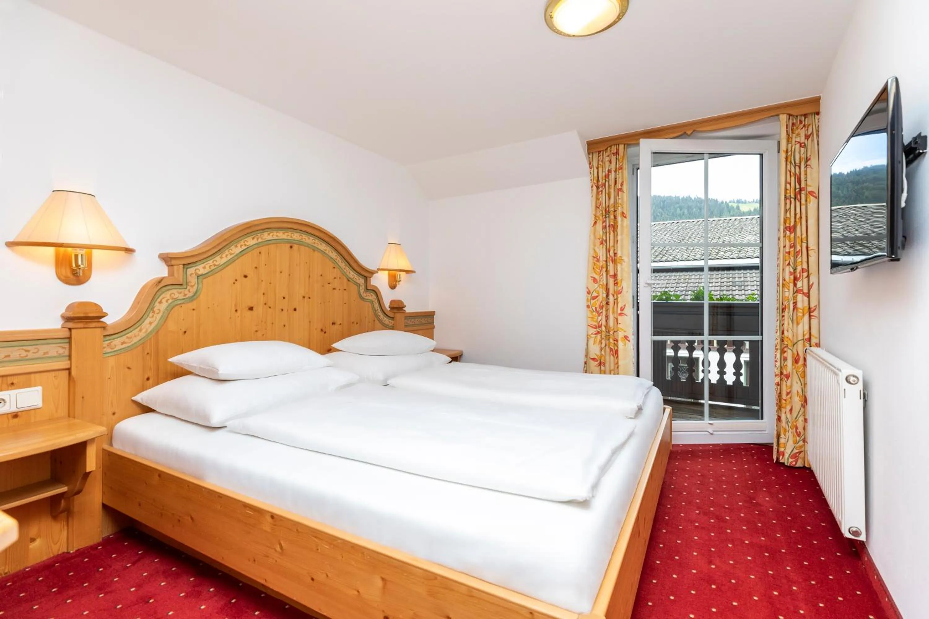 Photo of the whole room, Bed in Frühstückspension Klinglhub