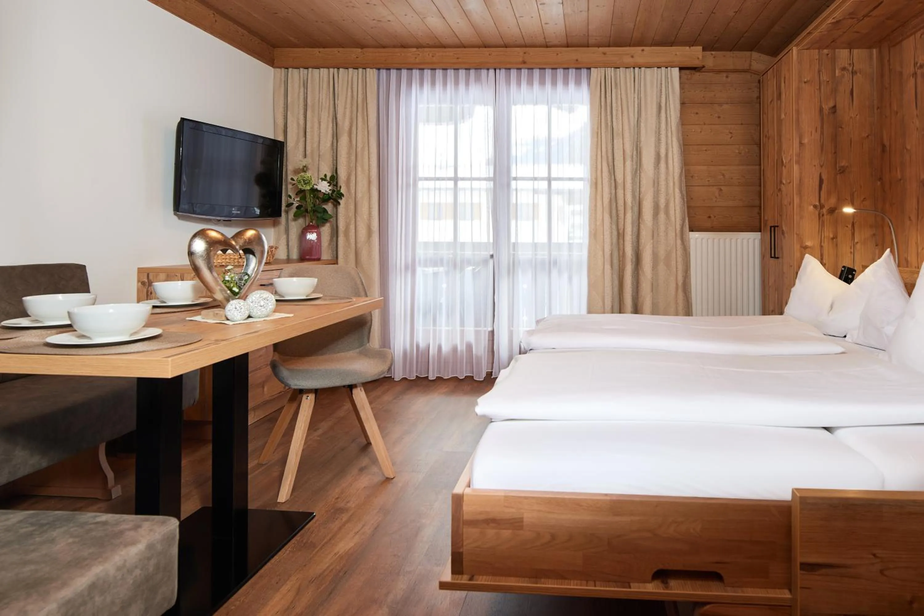 Photo of the whole room, Bed in Frühstückspension Klinglhub