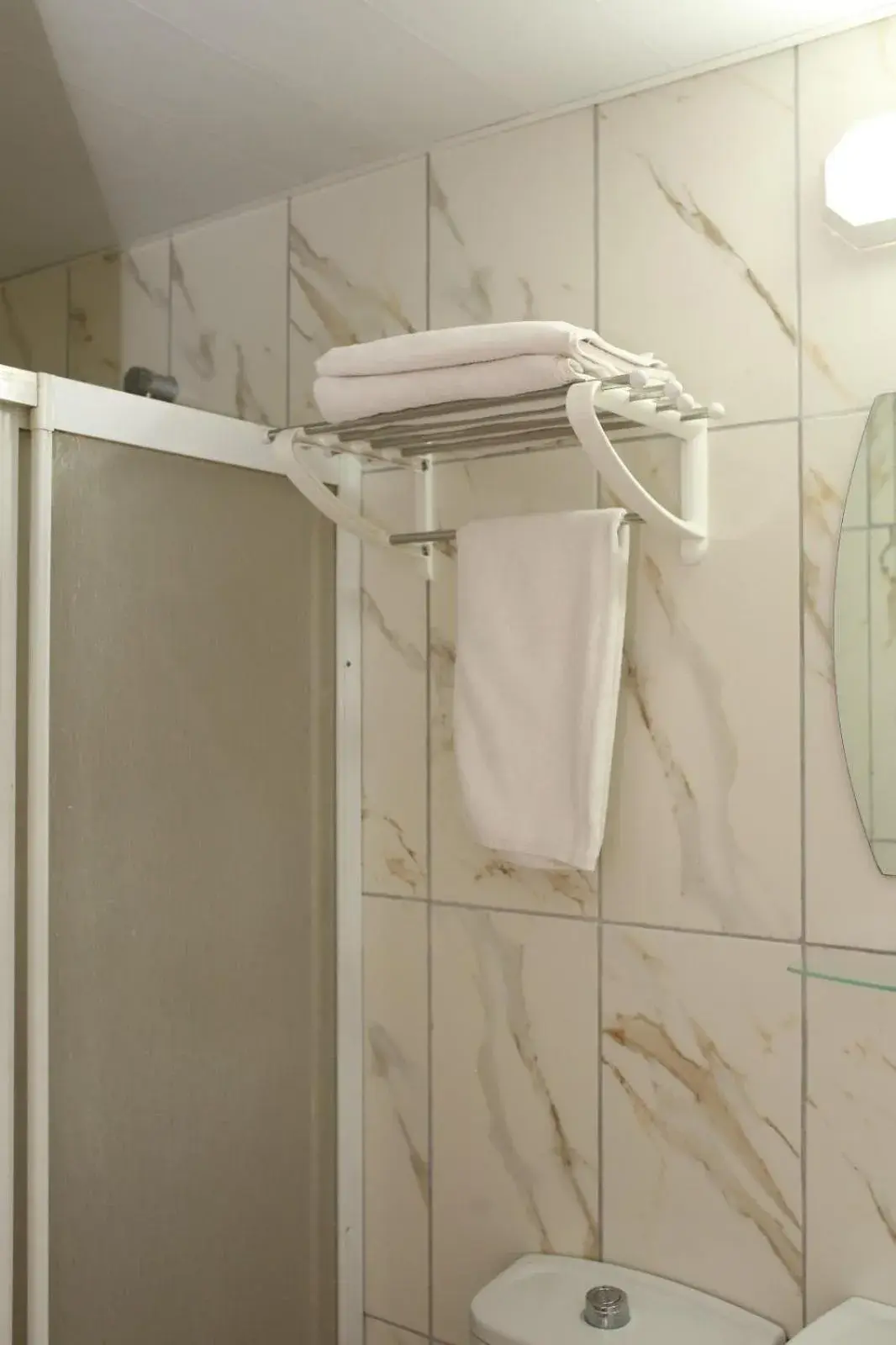 Family Room ( 3 Adults + 1 Child ) in Özhan Hotel Family Room ( 3 Adults + 1 Child ) in Özhan Hotel