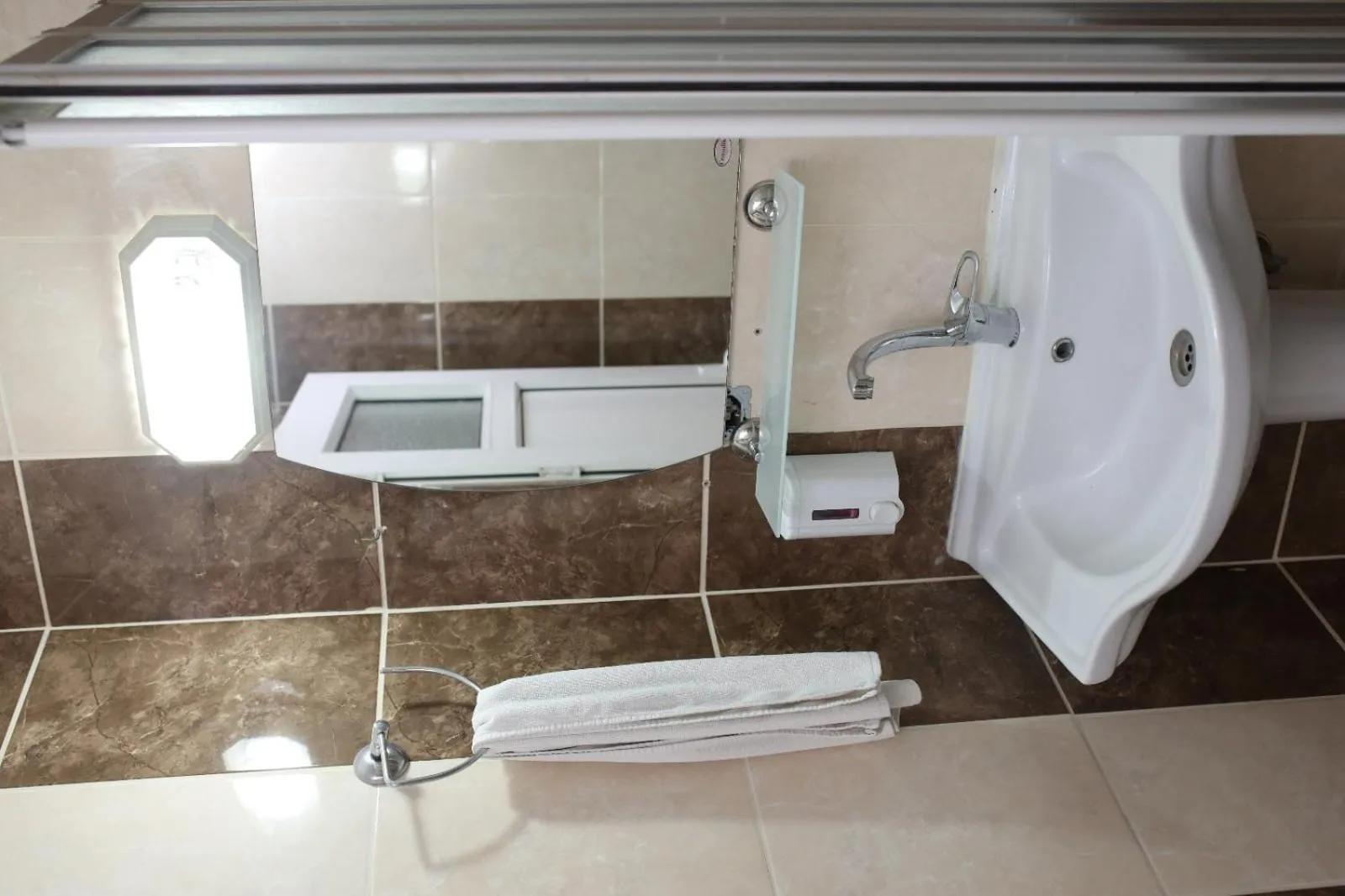 Bathroom in Özhan Hotel