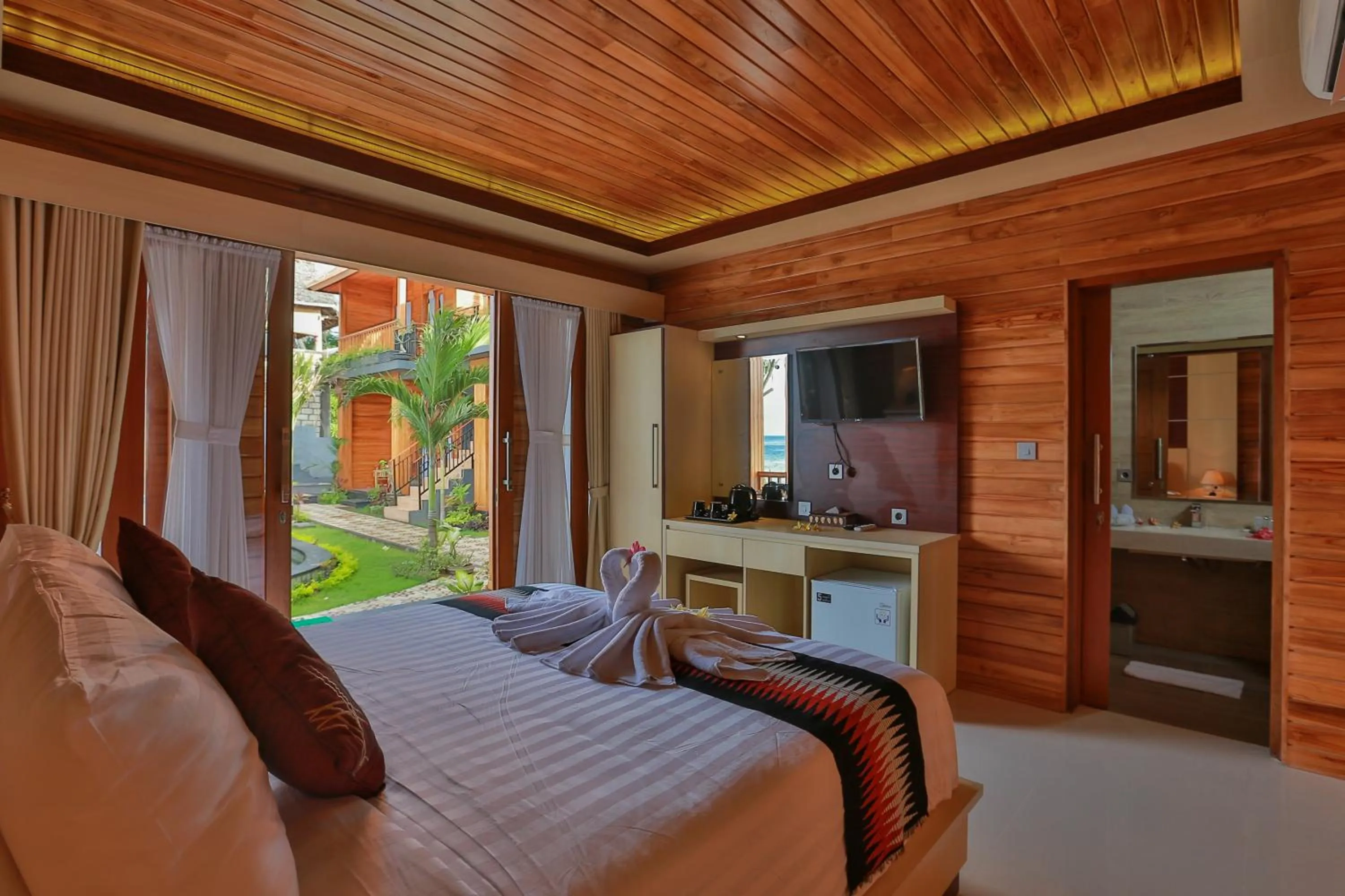 Bed in Sunrise Cottage