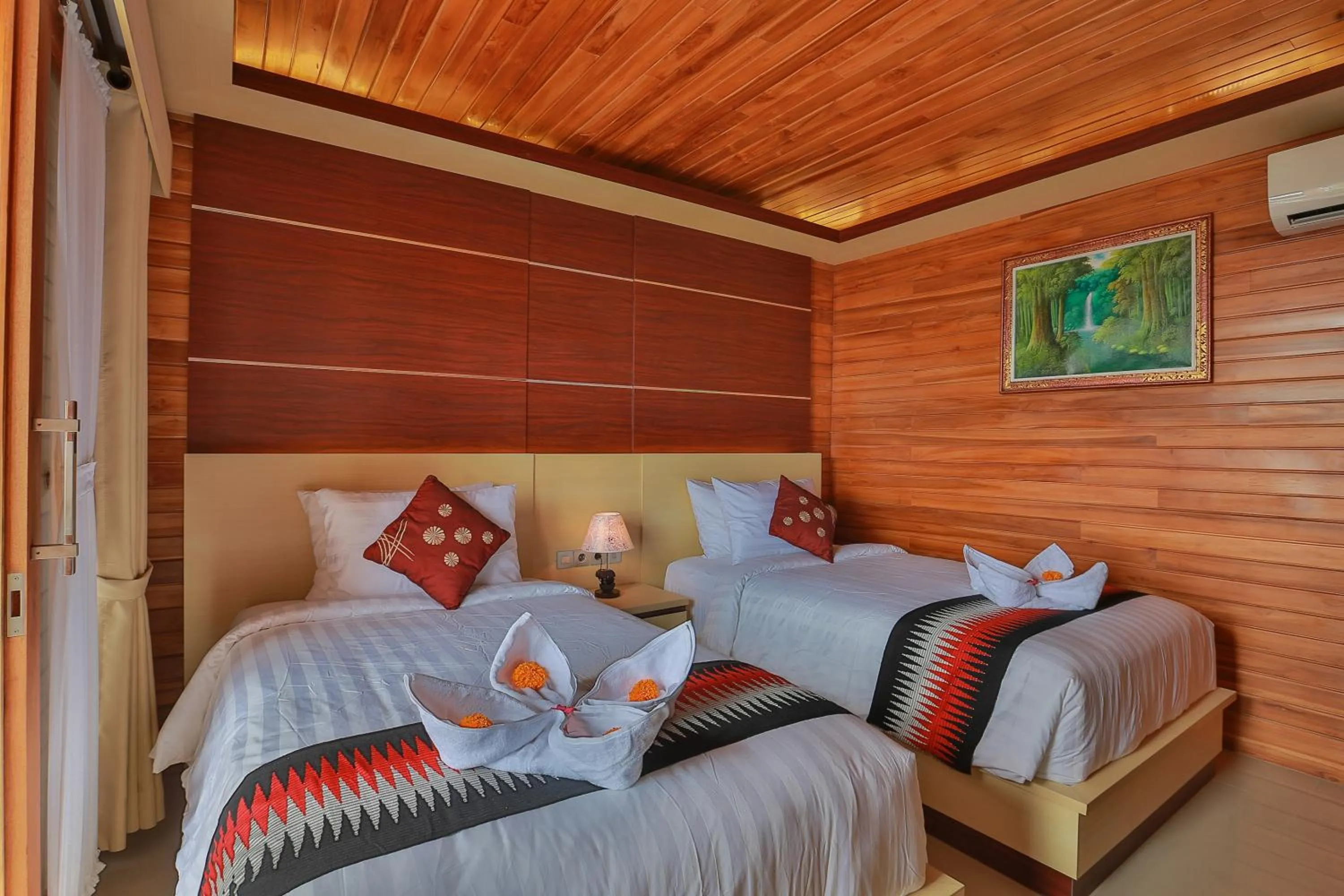 Bed in Sunrise Cottage