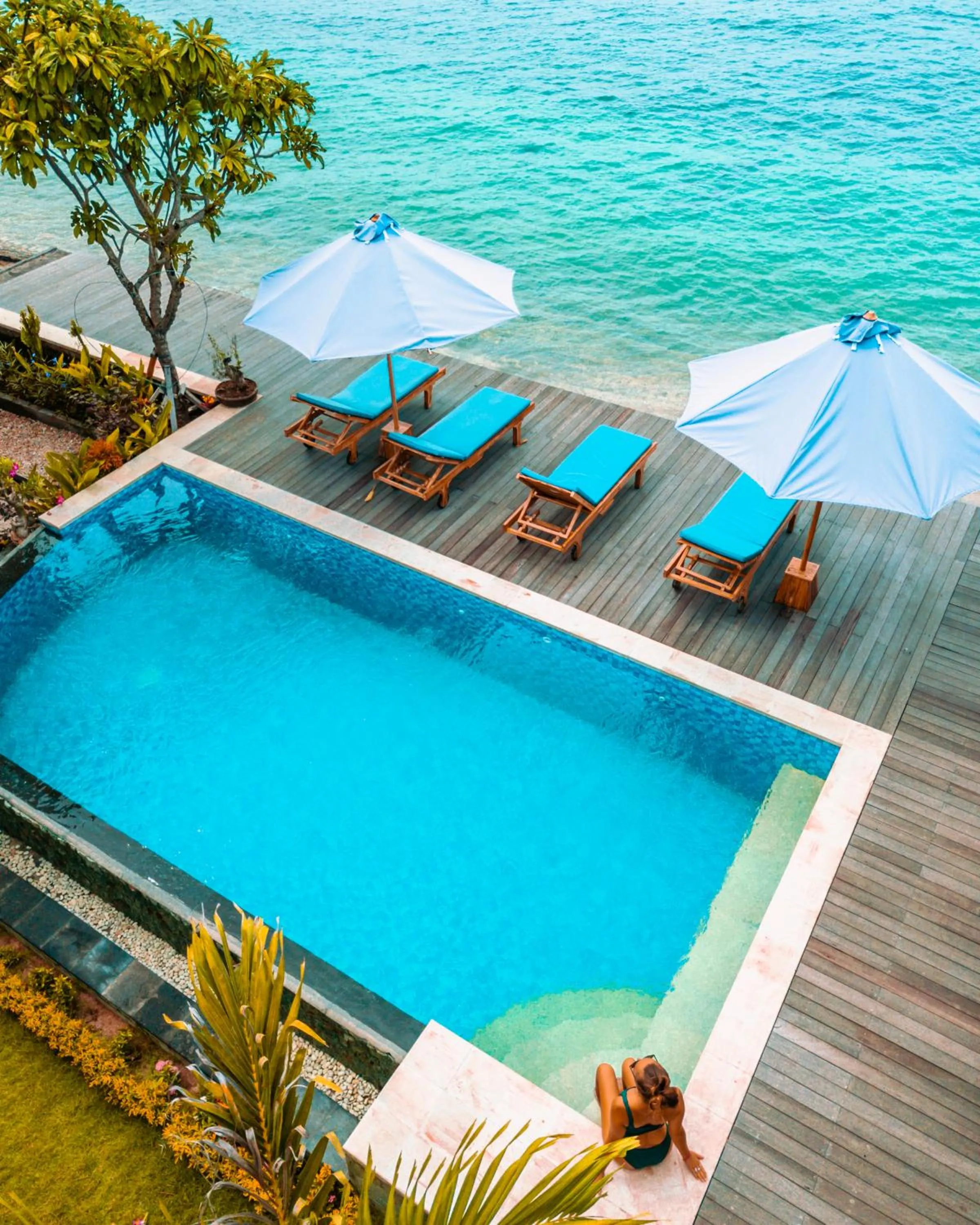 Swimming pool in Sunrise Cottage