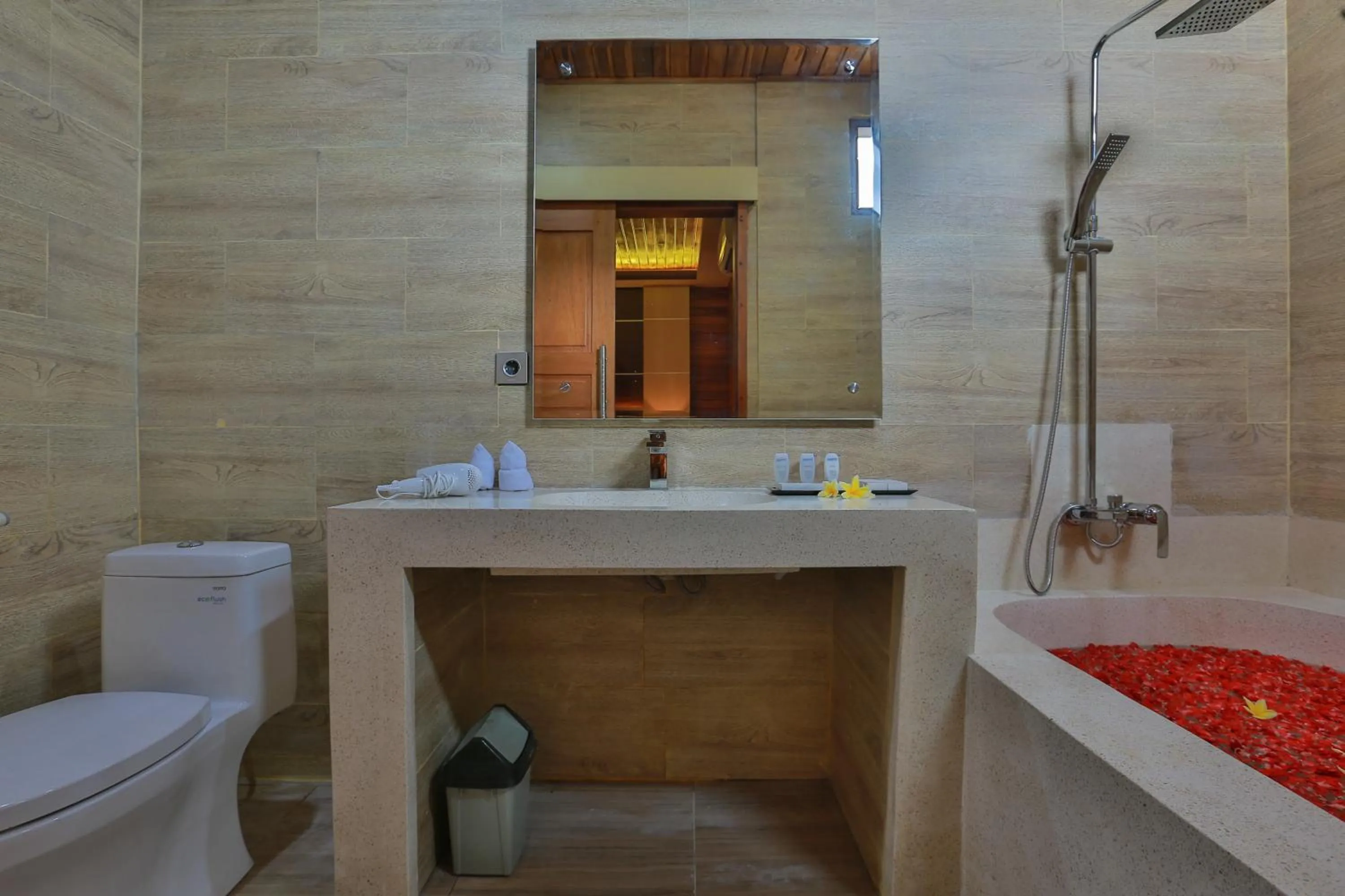 Bathroom in Sunrise Cottage