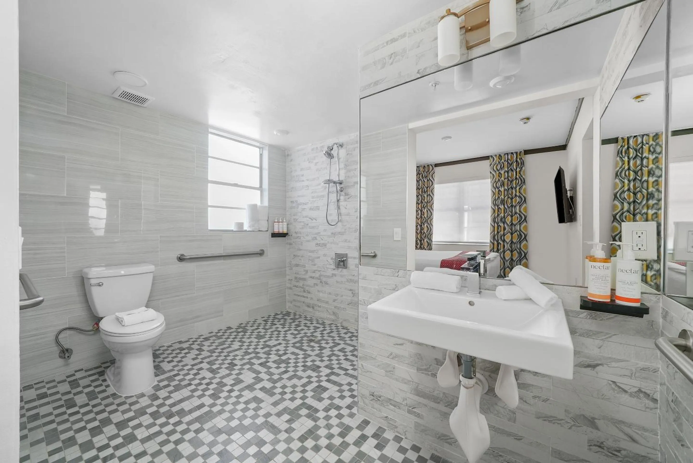 Bathroom in Metropole Suites South Beach