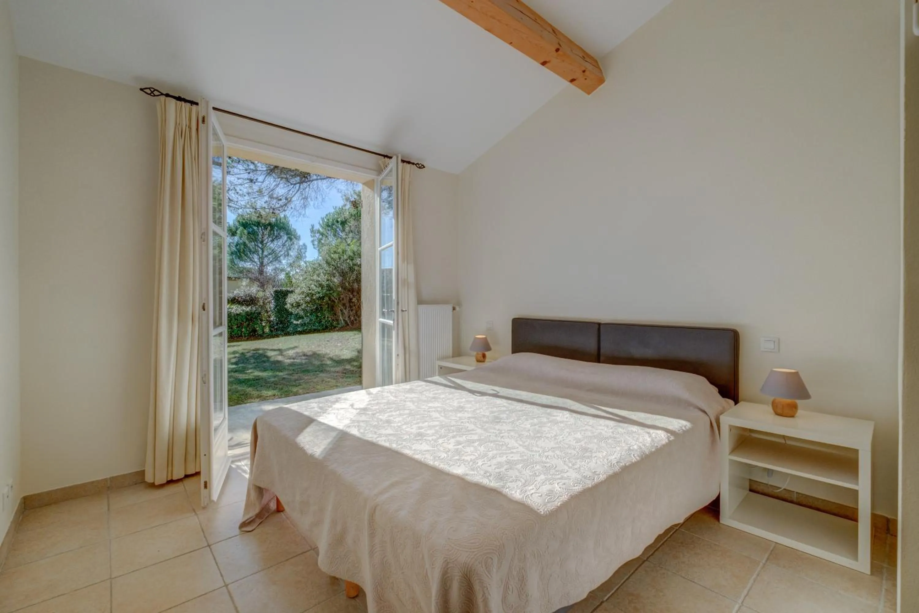 Bedroom, Bed in Les Appartements et Maisons du Domaine de Saint Endréol Golf & Spa Resort