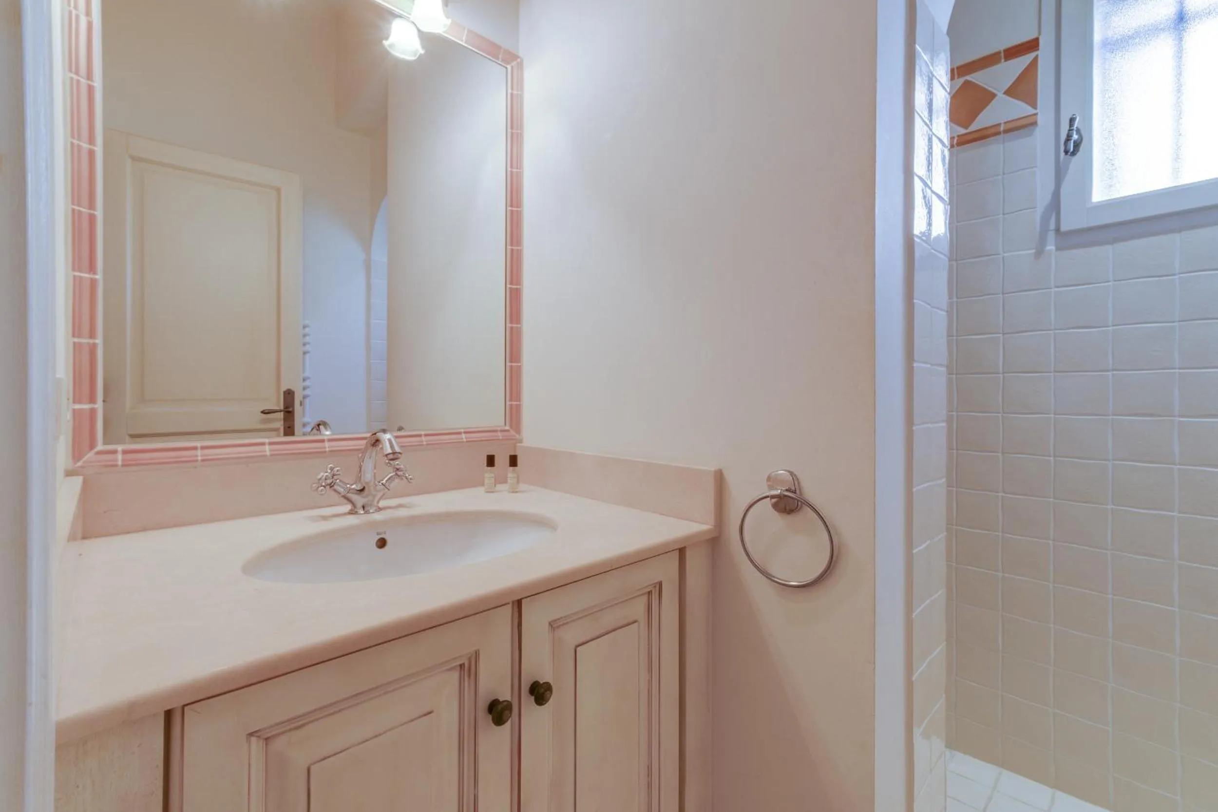 Bathroom in Les Appartements et Maisons du Domaine de Saint Endréol Golf & Spa Resort