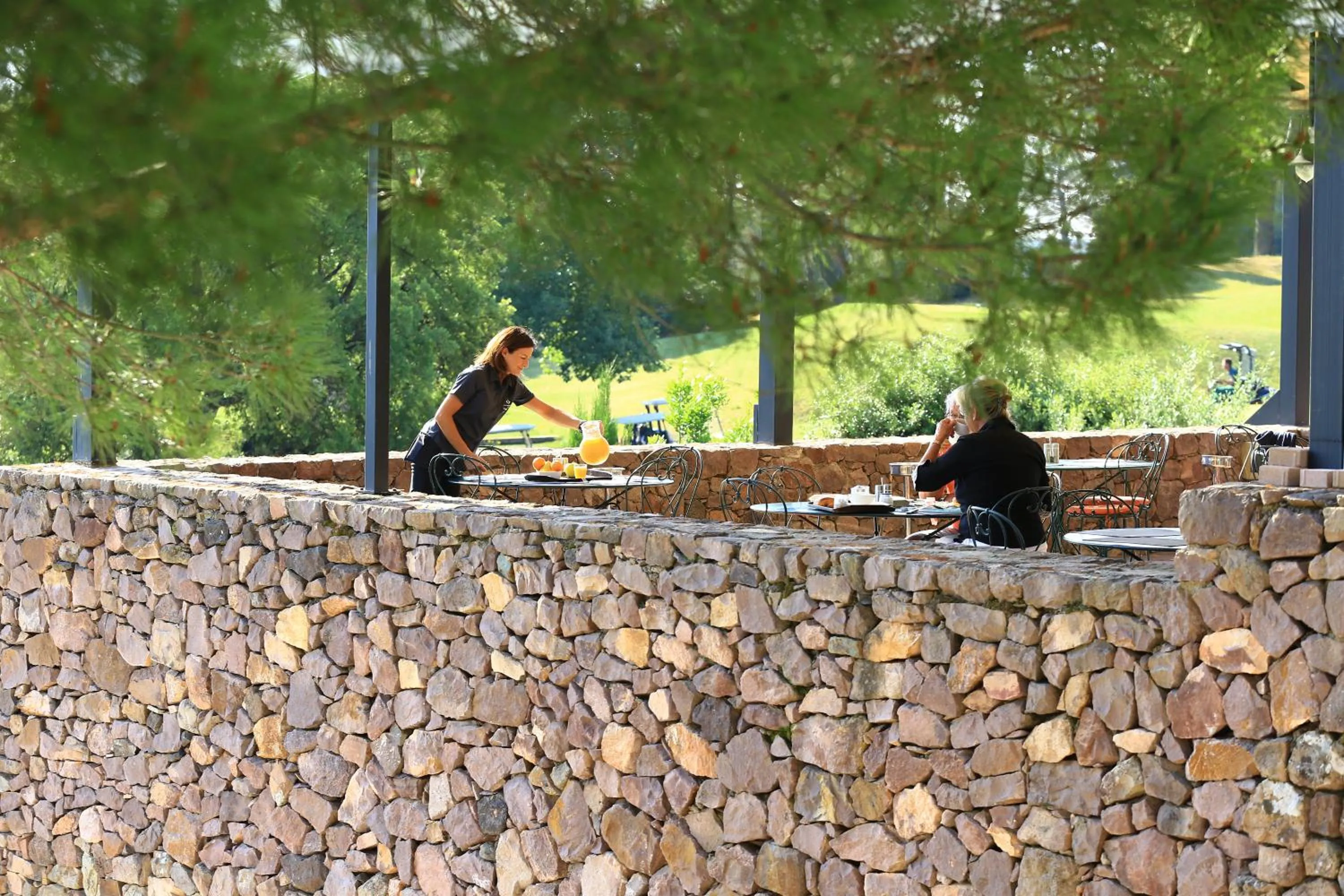 Restaurant/places to eat in Les Appartements et Maisons du Domaine de Saint Endréol Golf & Spa Resort